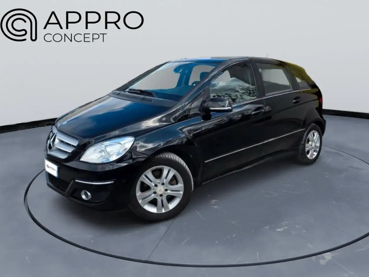 Mercedes-Benz B 180