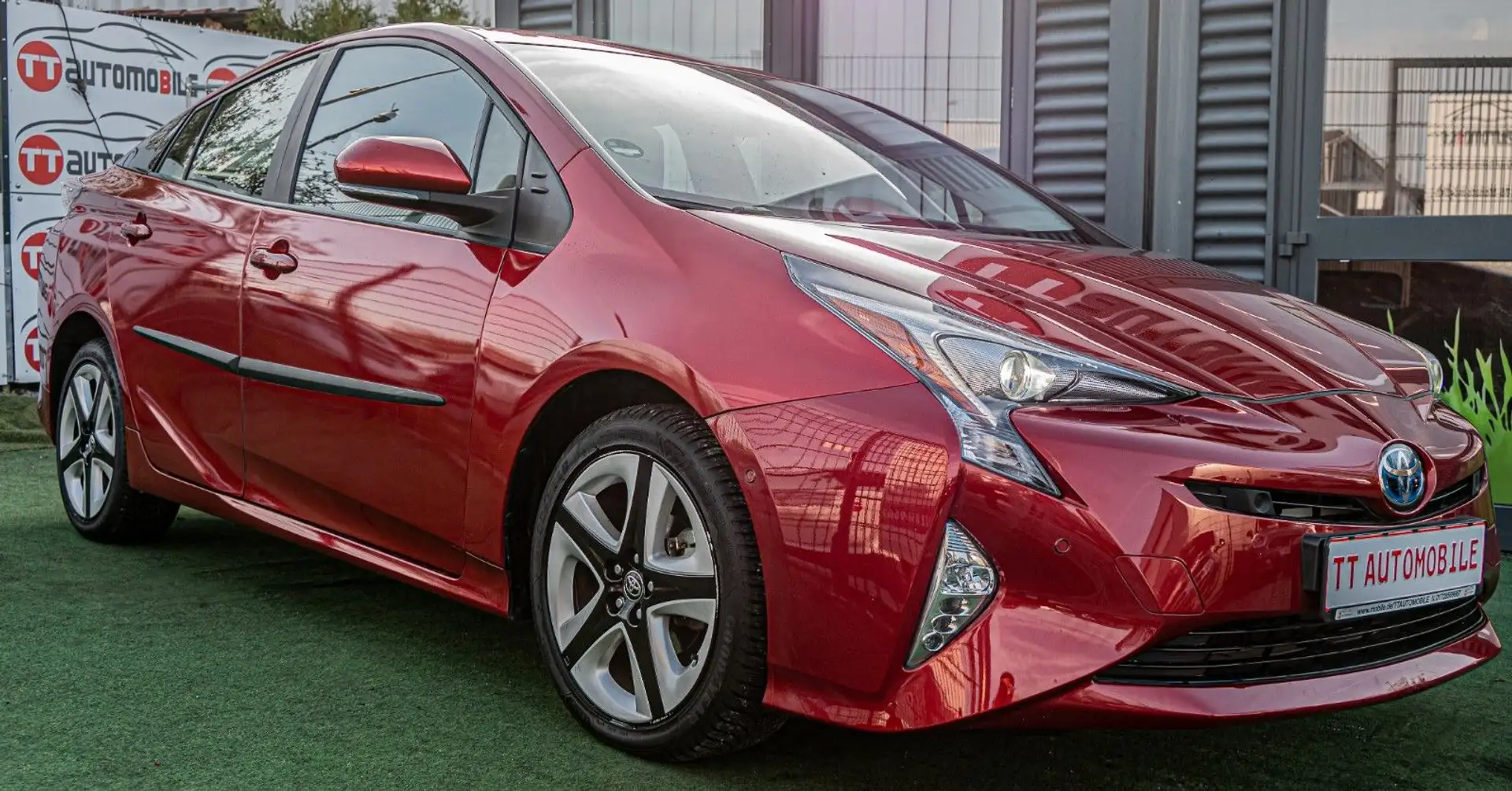Toyota Prius Executive Hybrid|NAVI|LED Červená - 2