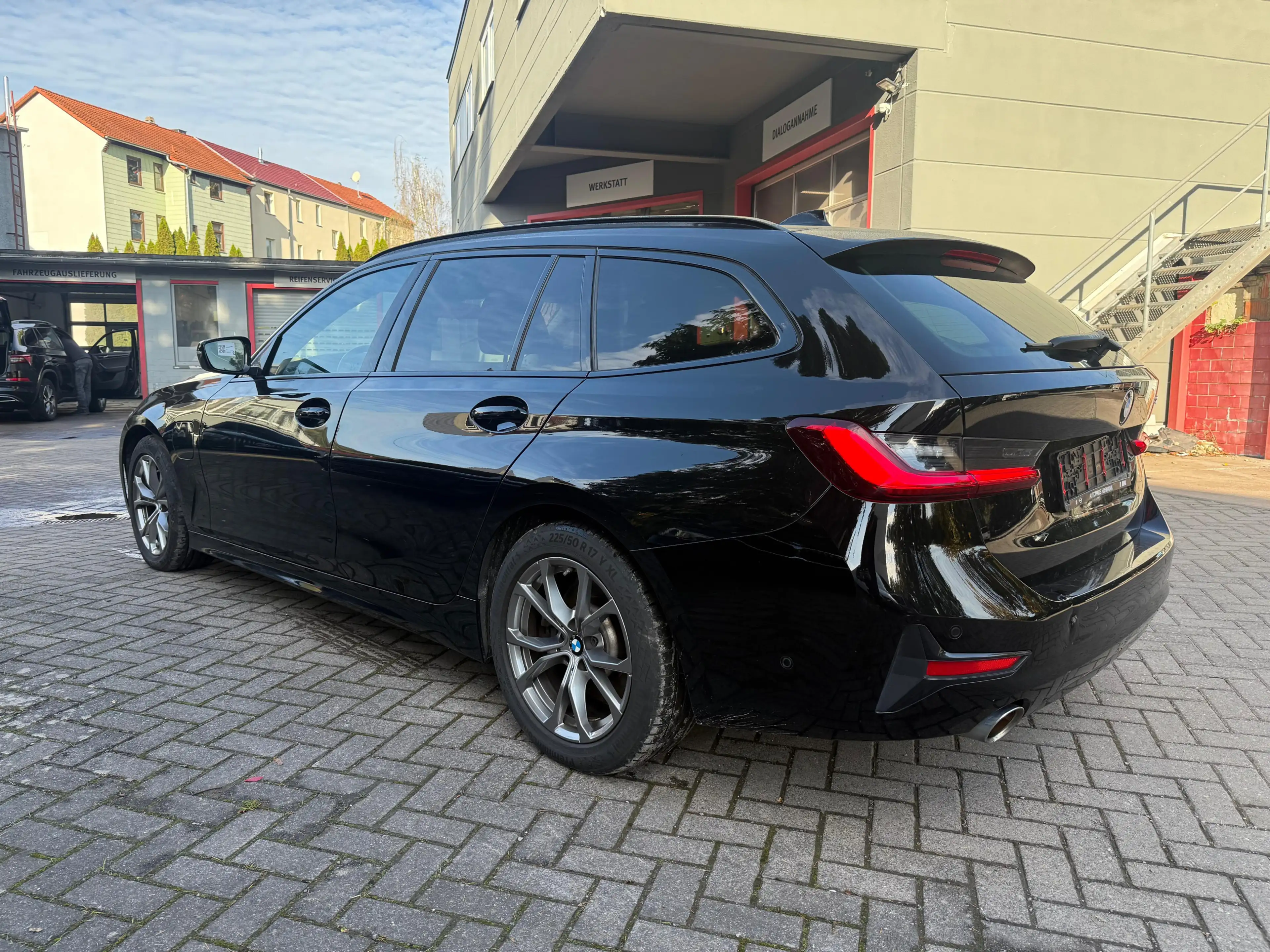 BMW 330 e Sport Line Aut NAV+SHZ+AHK+KAM+AMBI+LIFE+M — photo 5