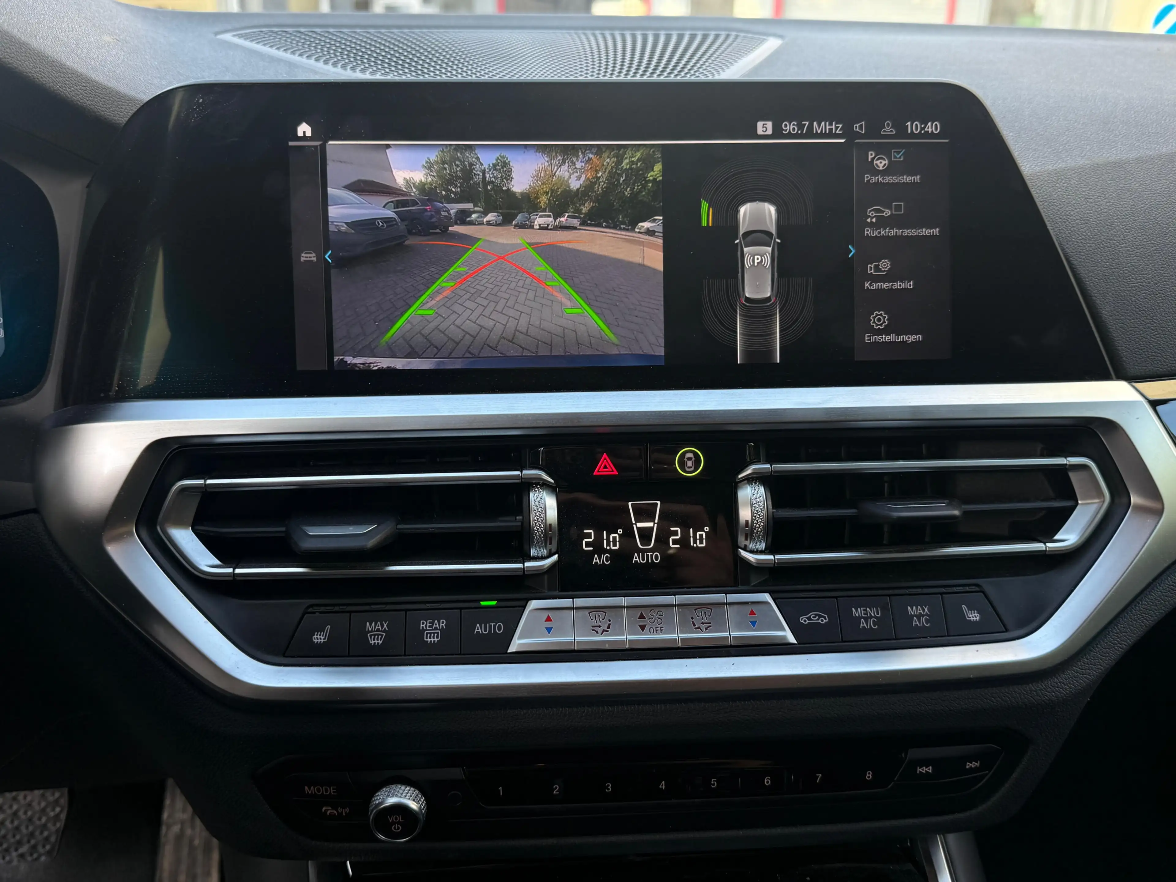BMW 330 e Sport Line Aut NAV+SHZ+AHK+KAM+AMBI+LIFE+M — photo 14