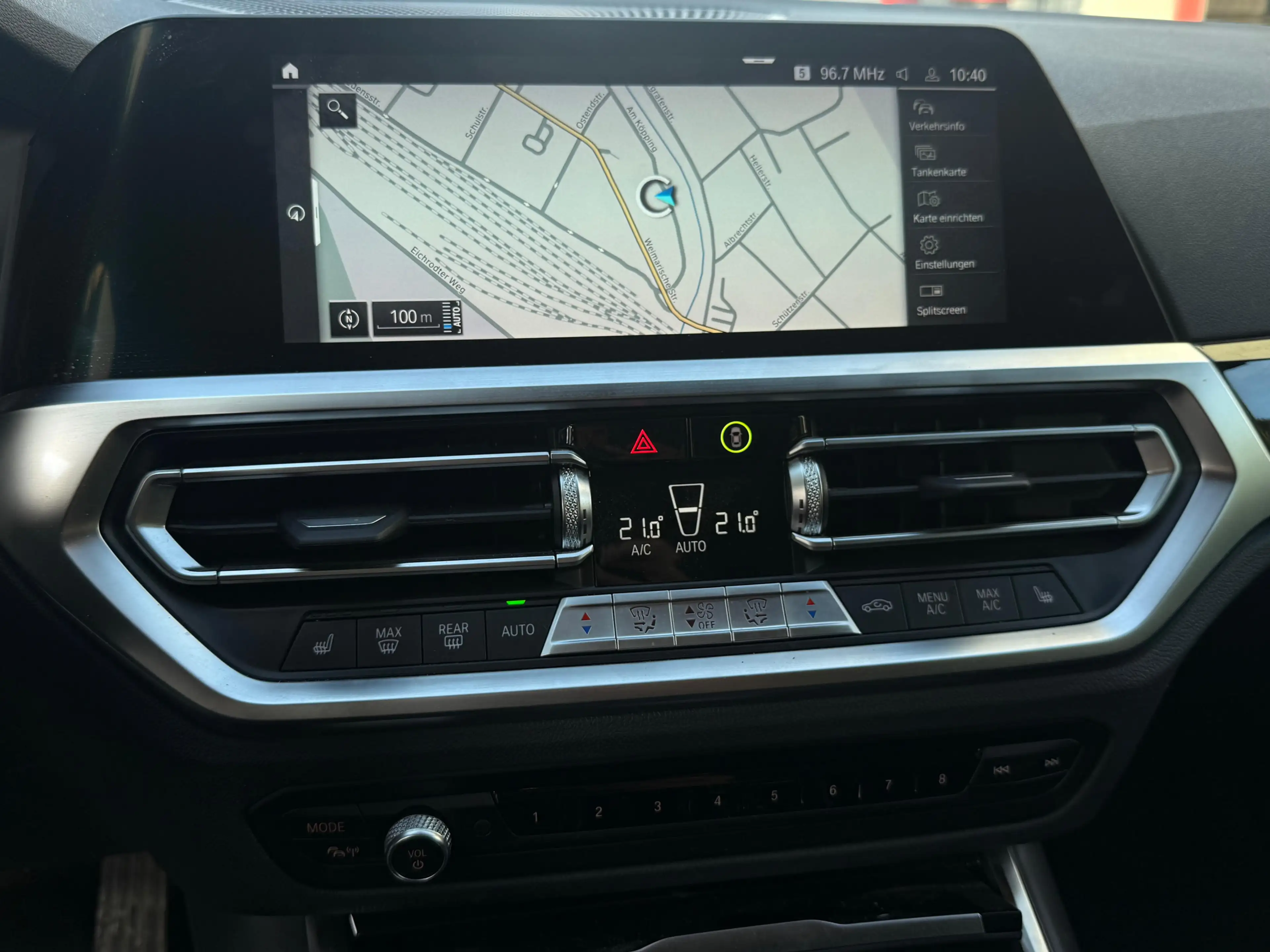 BMW 330 e Sport Line Aut NAV+SHZ+AHK+KAM+AMBI+LIFE+M — photo 13