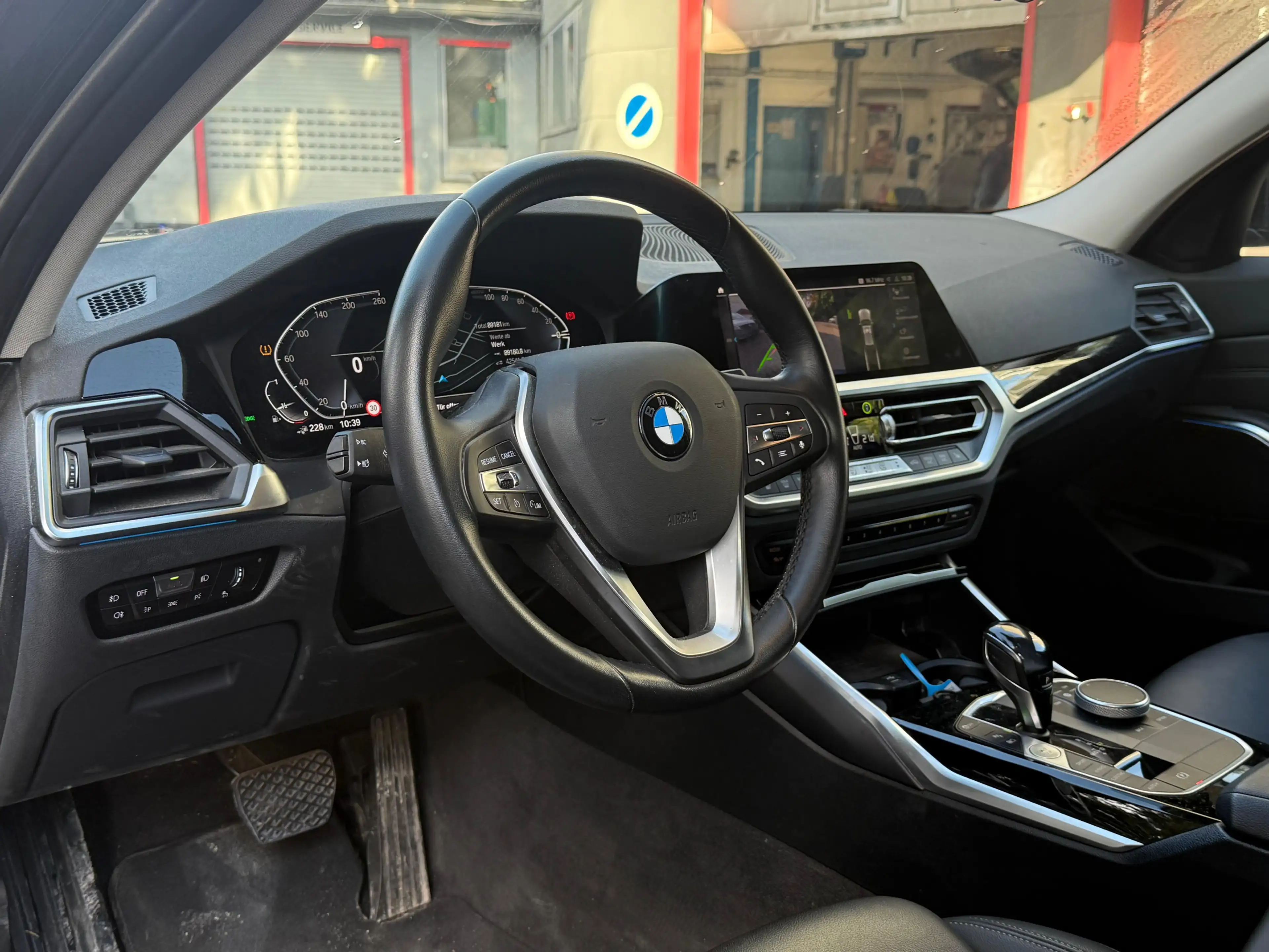 BMW 330 e Sport Line Aut NAV+SHZ+AHK+KAM+AMBI+LIFE+M — photo 8