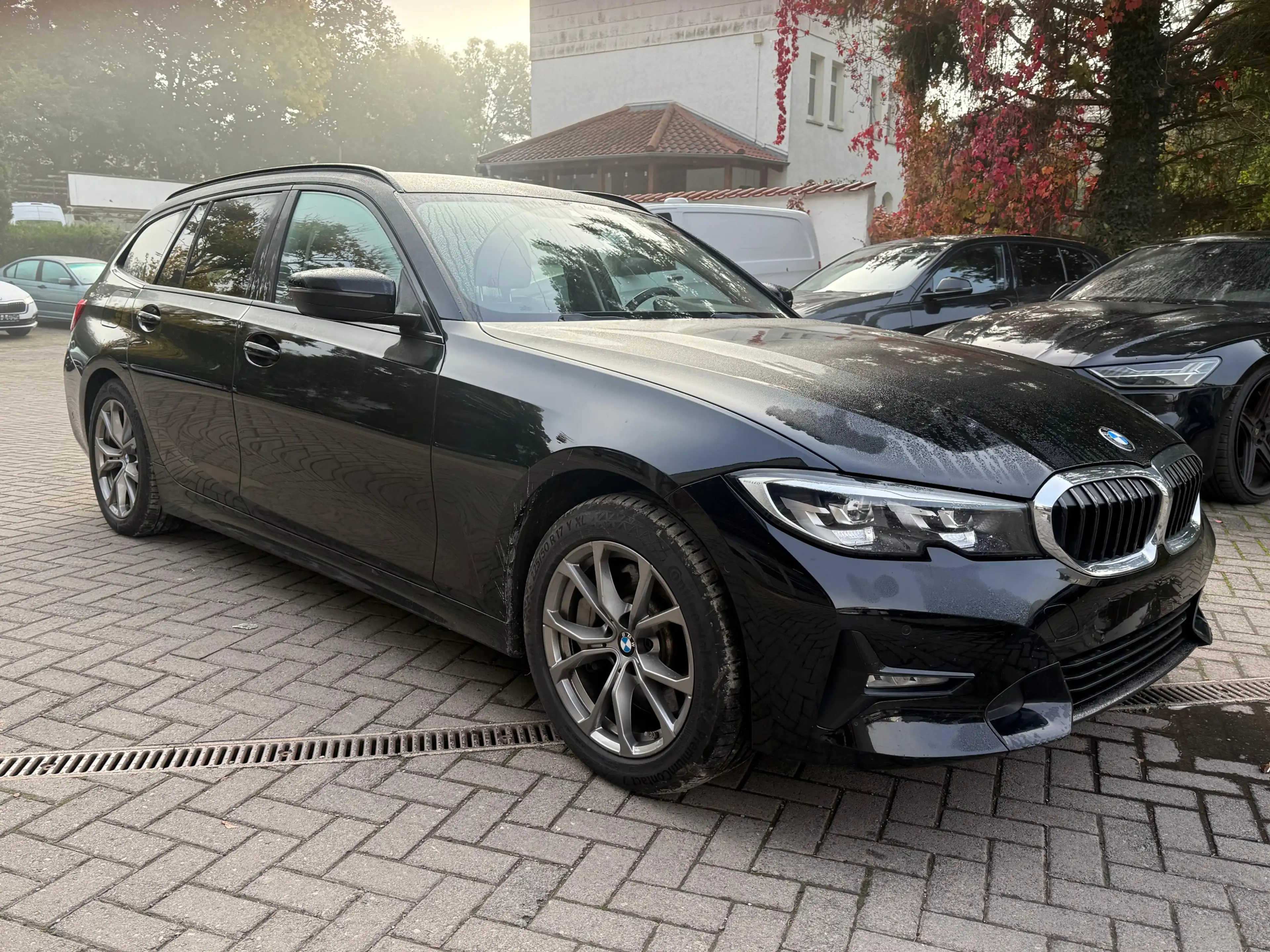 BMW 330 e Sport Line Aut NAV+SHZ+AHK+KAM+AMBI+LIFE+M