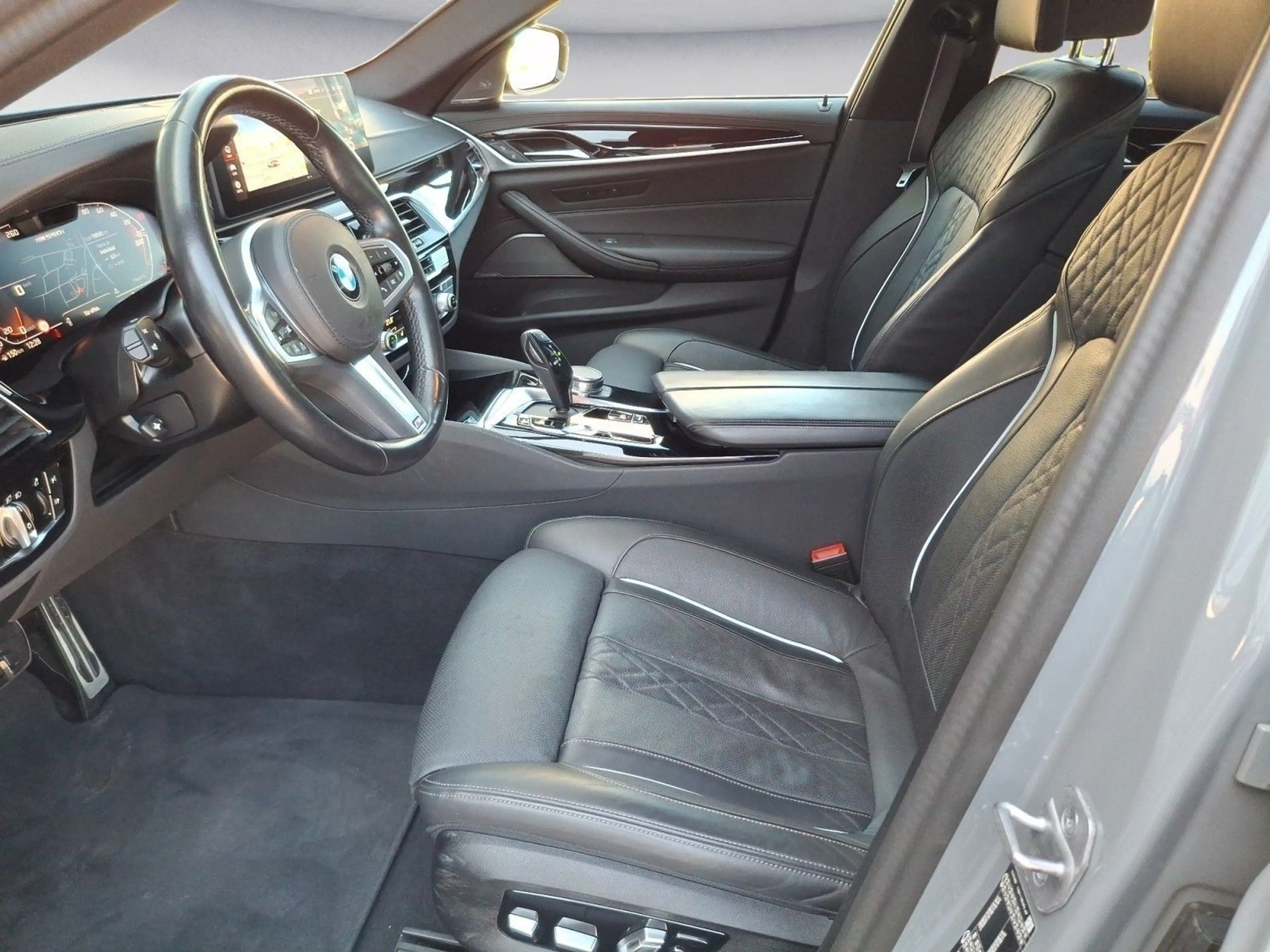 BMW 550 i xDrive Innovationsp. Sport Aut. Klimaaut. — photo 8