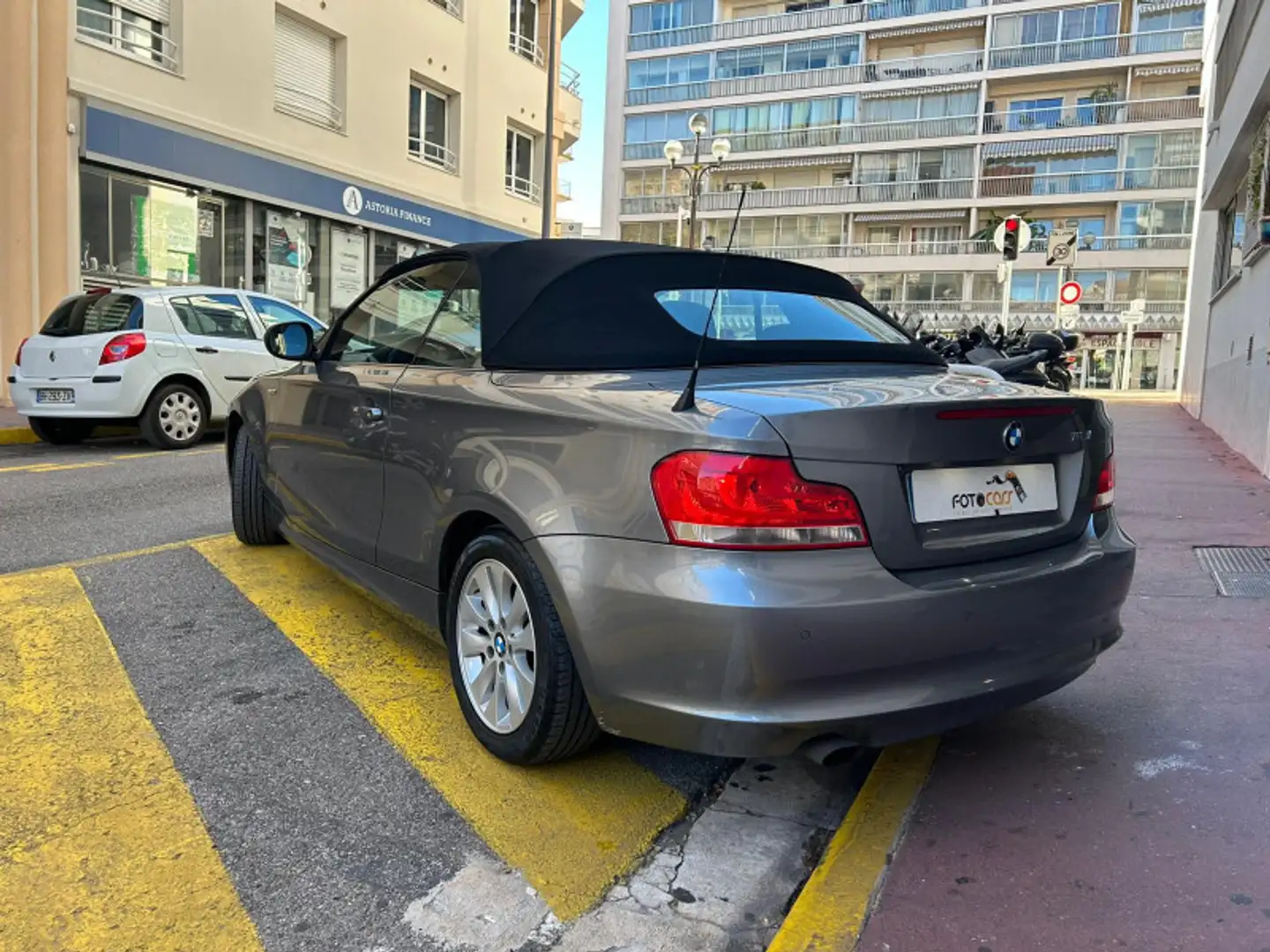 BMW 118 (E88) 118I 143CH CONFORT Gris - 2