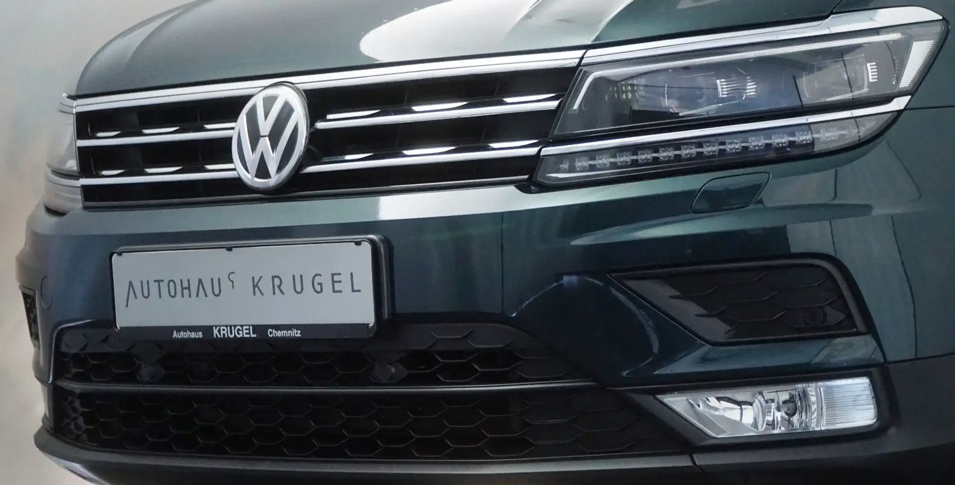 Volkswagen Tiguan Sound mit Standheizung Зелений - 2