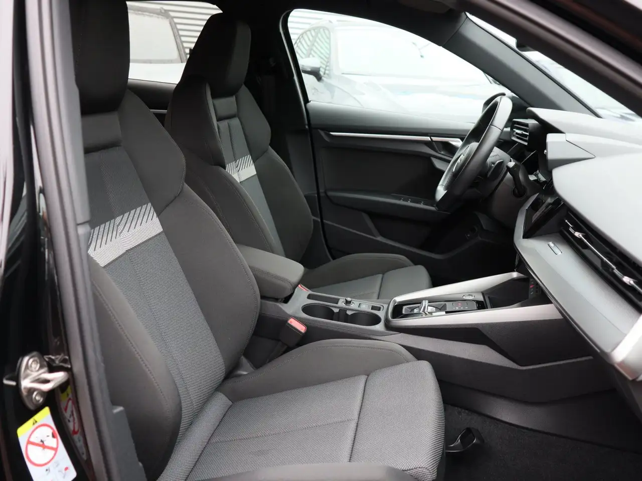 Audi A3 45 TFSI e S-Line Optikpaket Schwarz, миниатюра 7