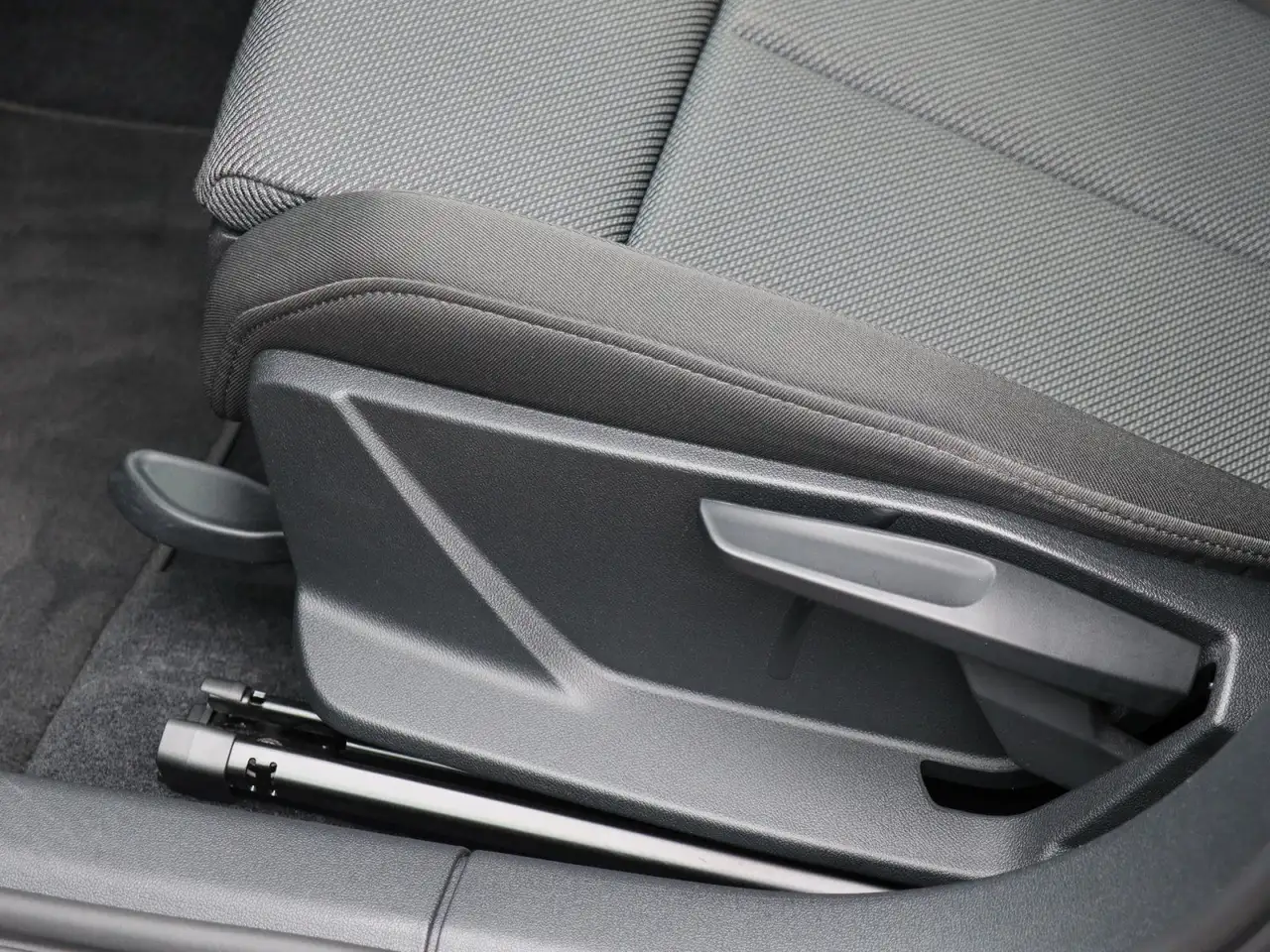 Audi A3 45 TFSI e S-Line Optikpaket Schwarz, миниатюра 16