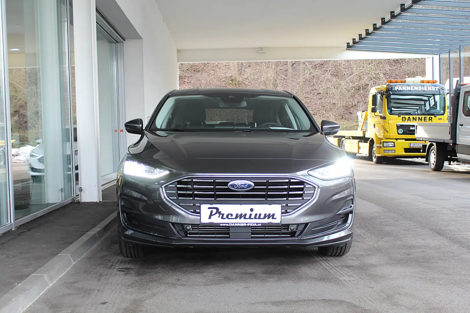 Ford Focus TITANIUM 5tg. 125 PS EcoBoost (PREMIUM-AUSSTATT... Grau - 2