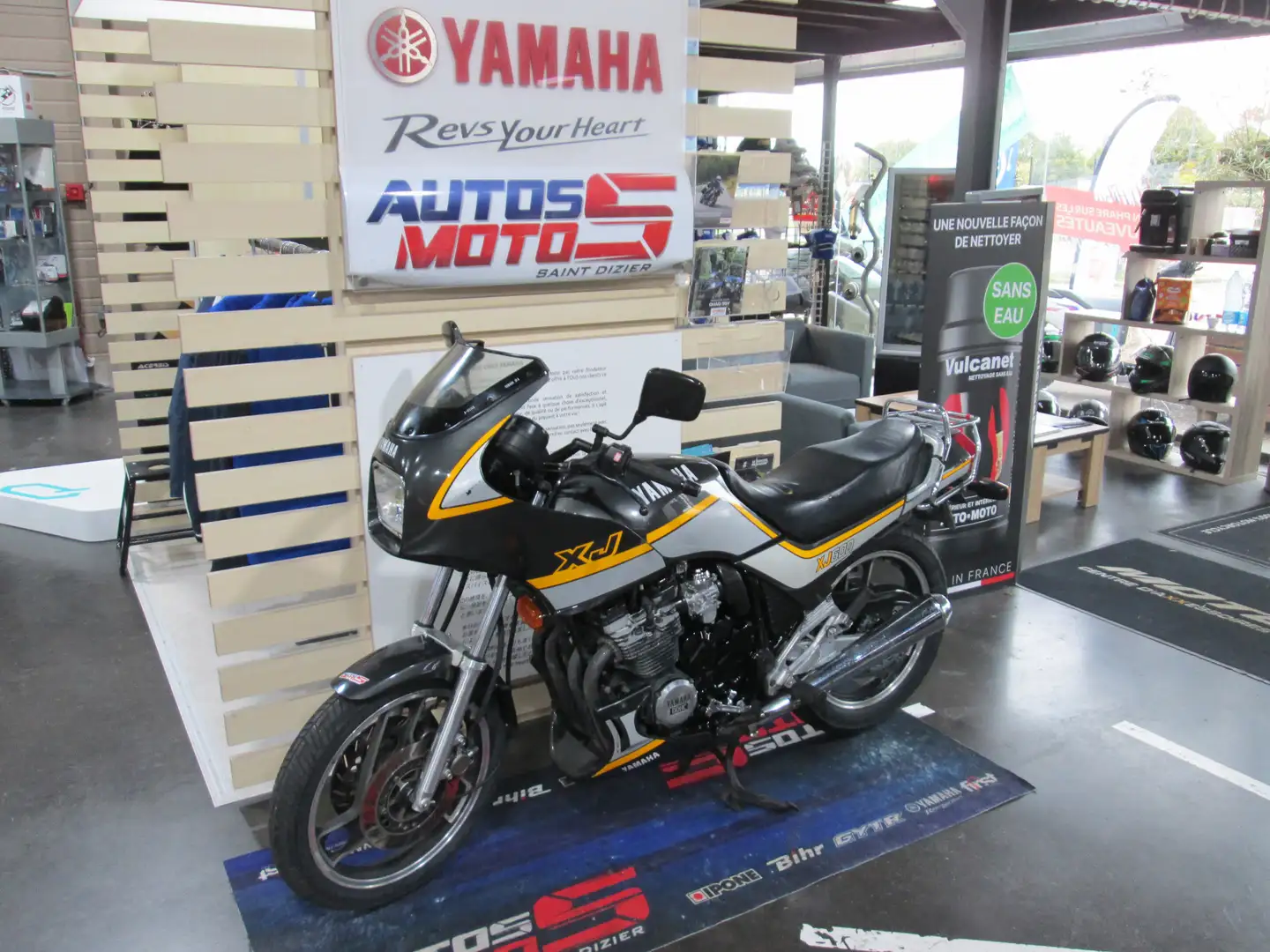 Yamaha Noir - 2