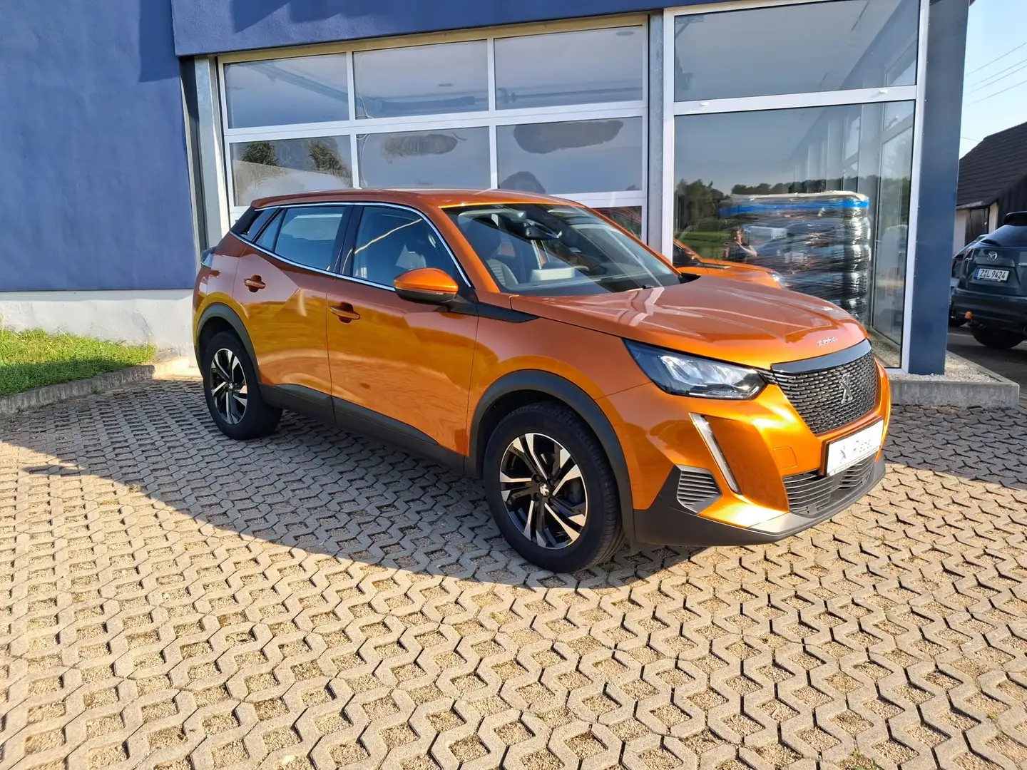 Peugeot 2008 Active Pack Sitzheizung PDC  LM-Felgen Orange - 1