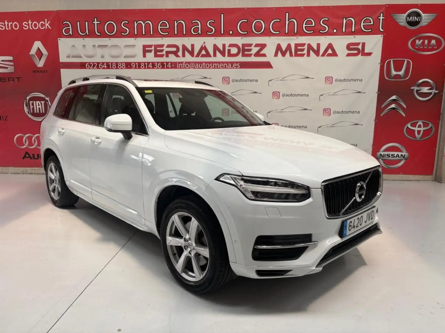 Volvo XC90 D5 Momentum 7pl. AWD 235 Aut. Wit - 1