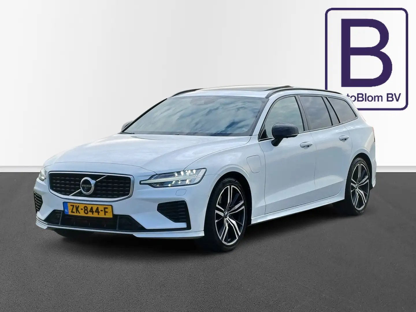Volvo V60 2.0 T8 AWD R-Design /Pano/Leder/Trekh/Bower&Wilkin Weiß - 1