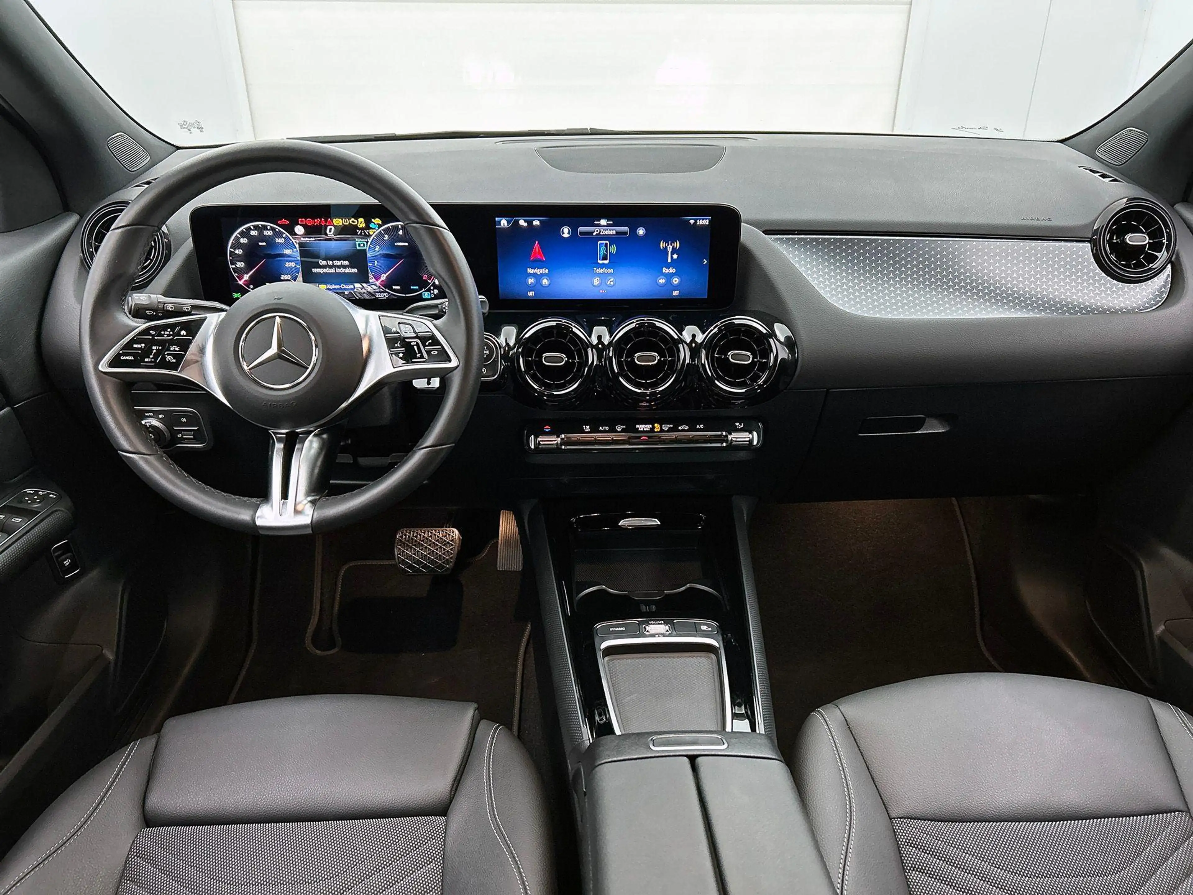 Mercedes-Benz GLA 180 Business line | Smartphone Integratie | Verwarmde — photo 3
