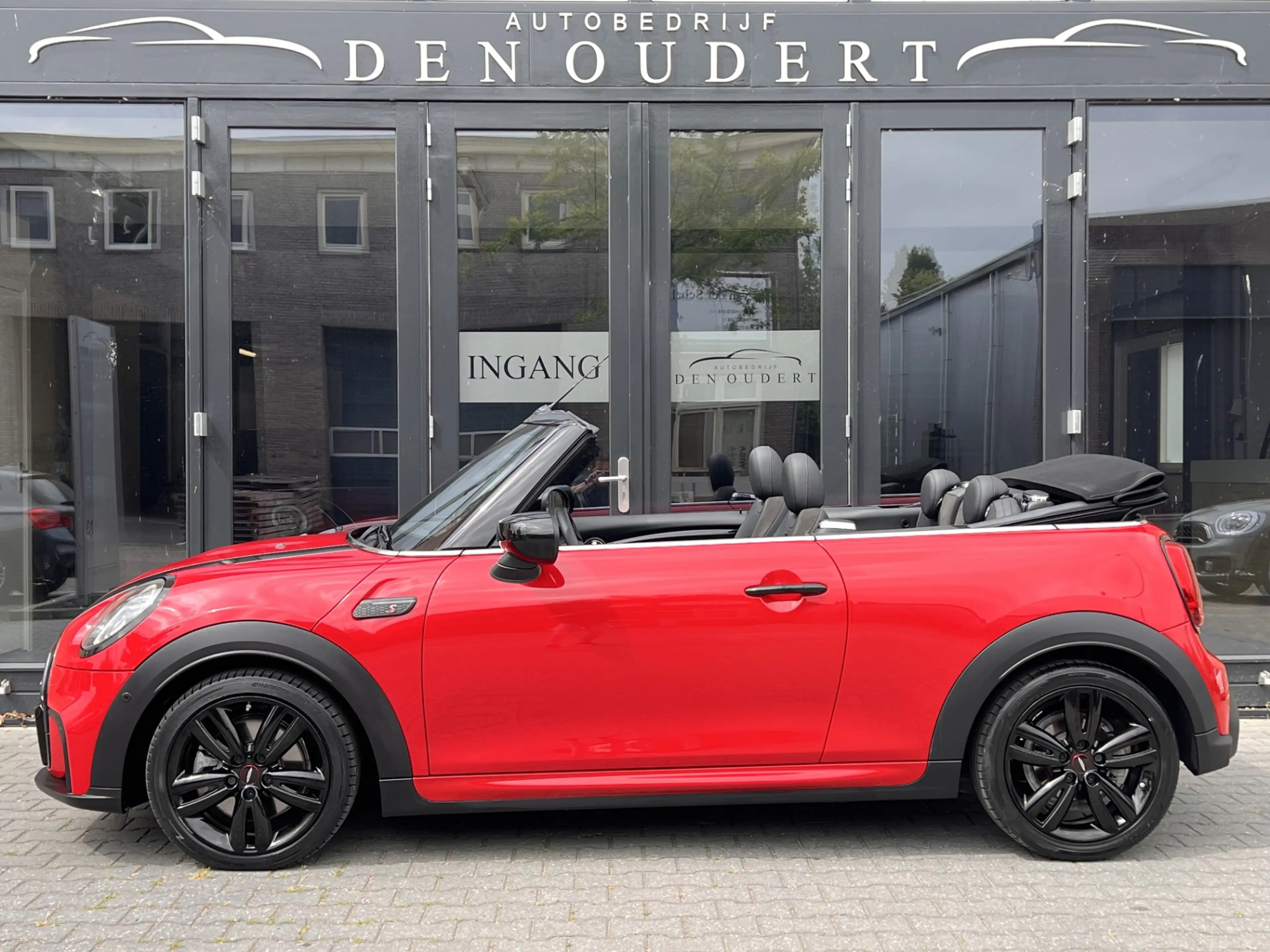 MINI Cooper S Cabrio 2.0 John Cooper Works AUT. JCW / HEAD UP/ HARMAN V — photo 4