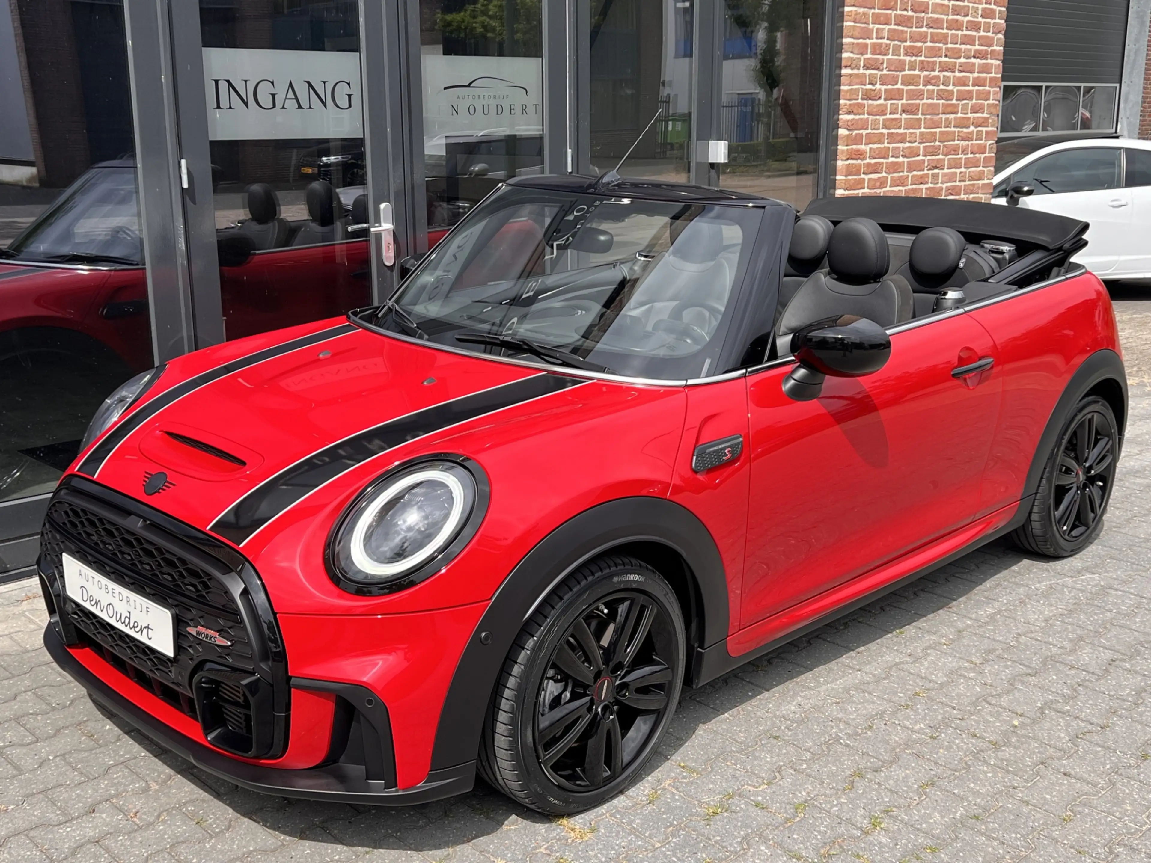 MINI Cooper S Cabrio 2.0 John Cooper Works AUT. JCW / HEAD UP/ HARMAN V — photo 5