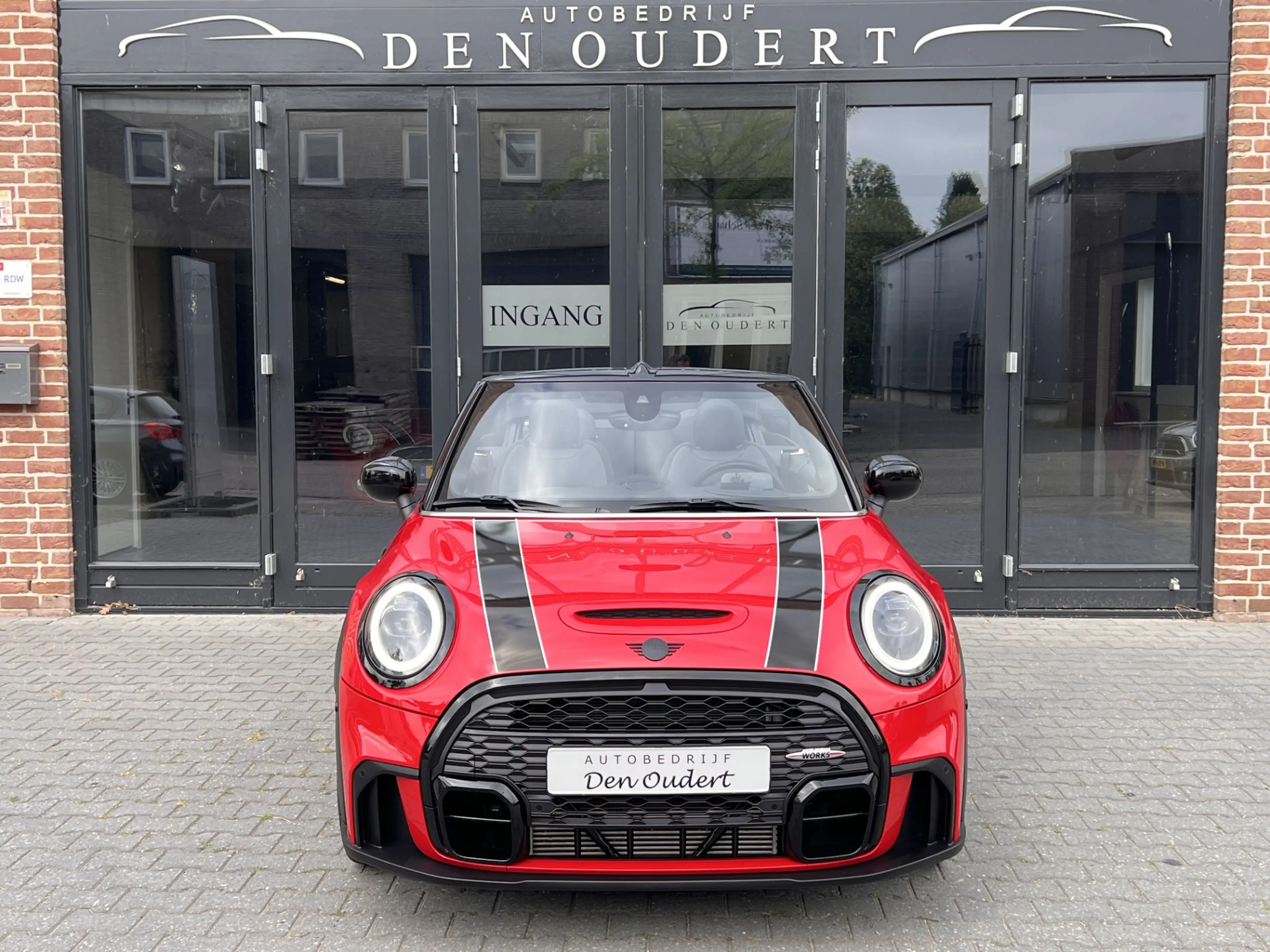 MINI Cooper S Cabrio 2.0 John Cooper Works AUT. JCW / HEAD UP/ HARMAN V — photo 22