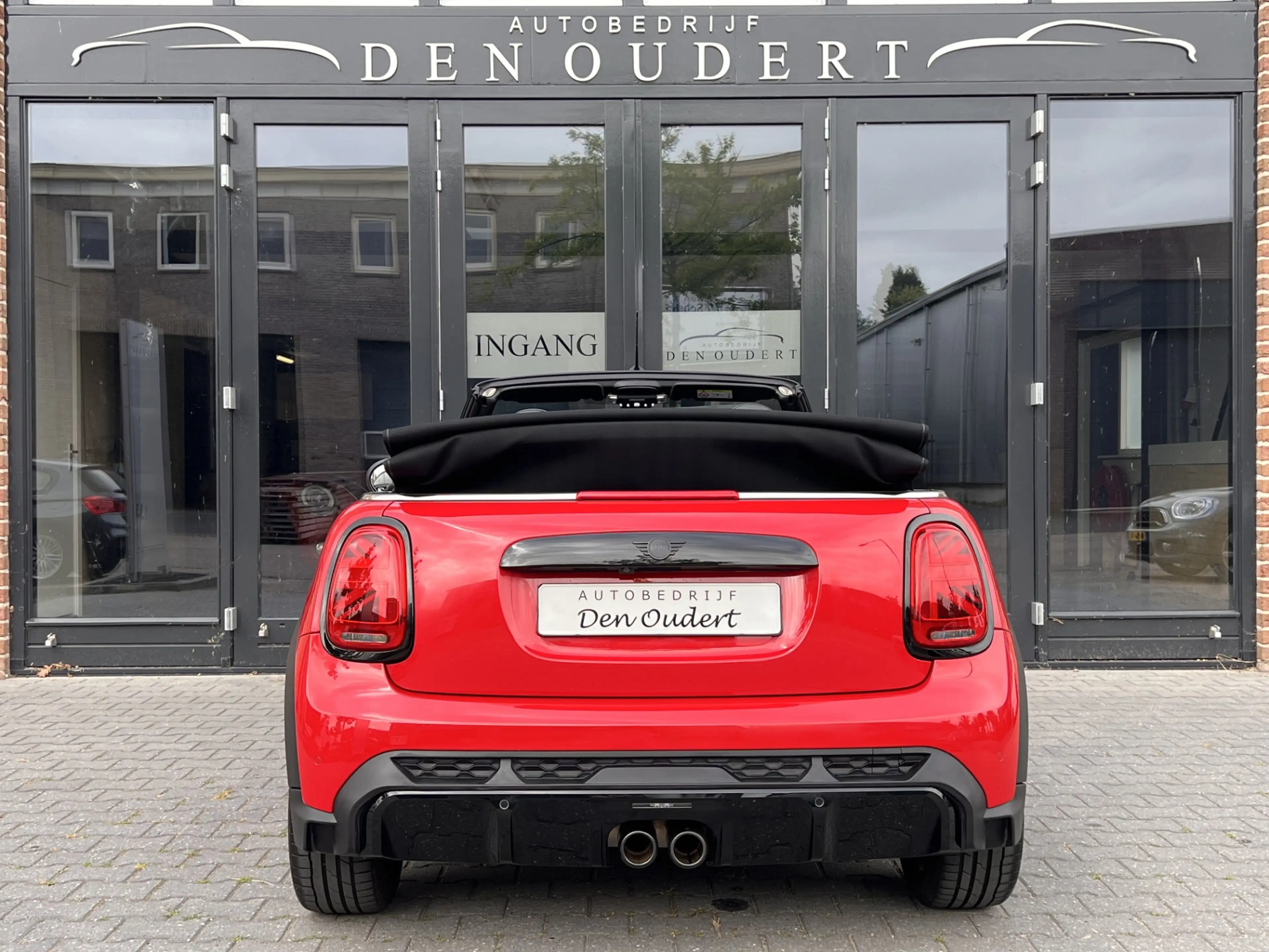 MINI Cooper S Cabrio 2.0 John Cooper Works AUT. JCW / HEAD UP/ HARMAN V — photo 23