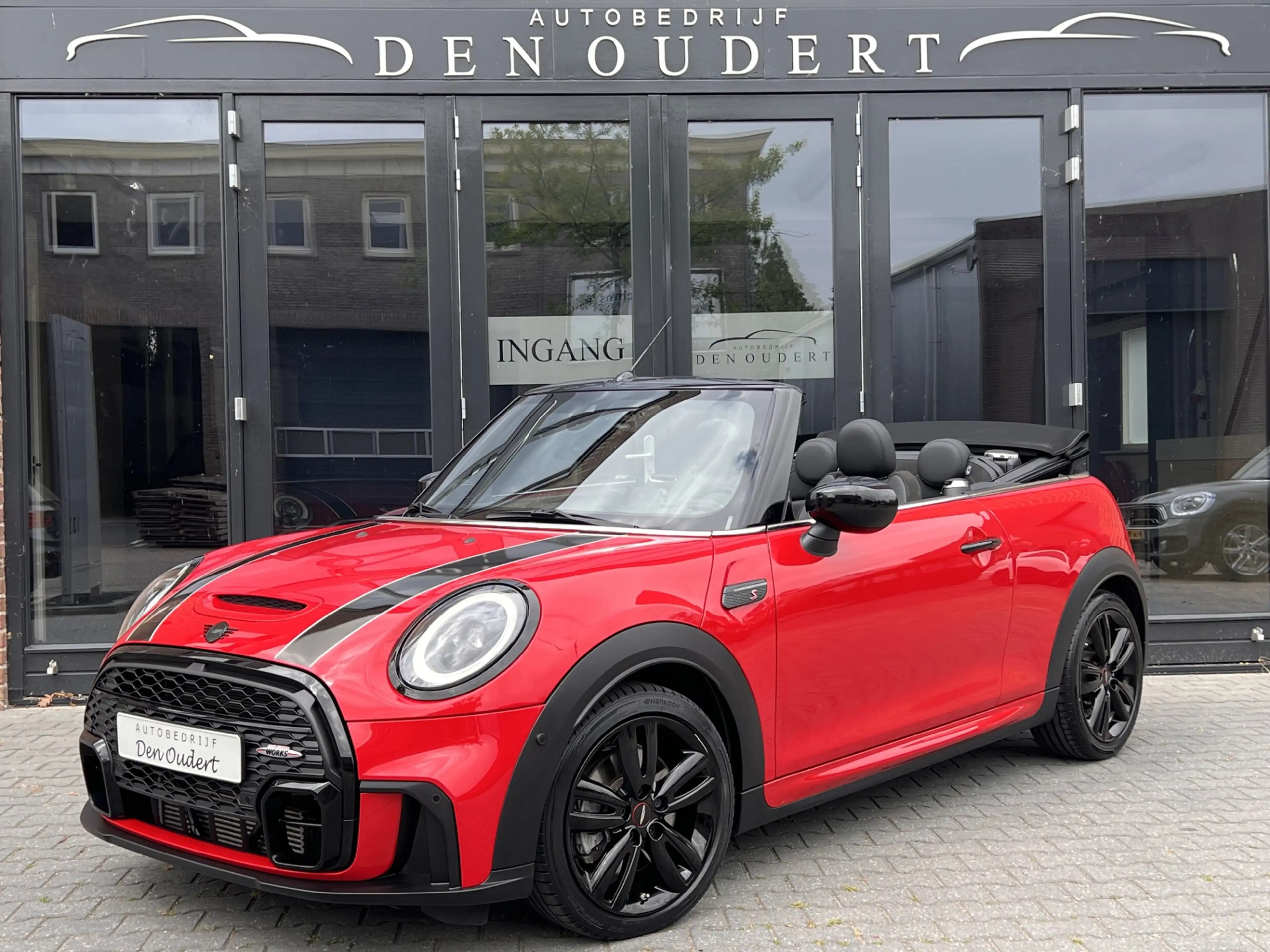 MINI Cooper S Cabrio 2.0 John Cooper Works AUT. JCW / HEAD UP/ HARMAN V
