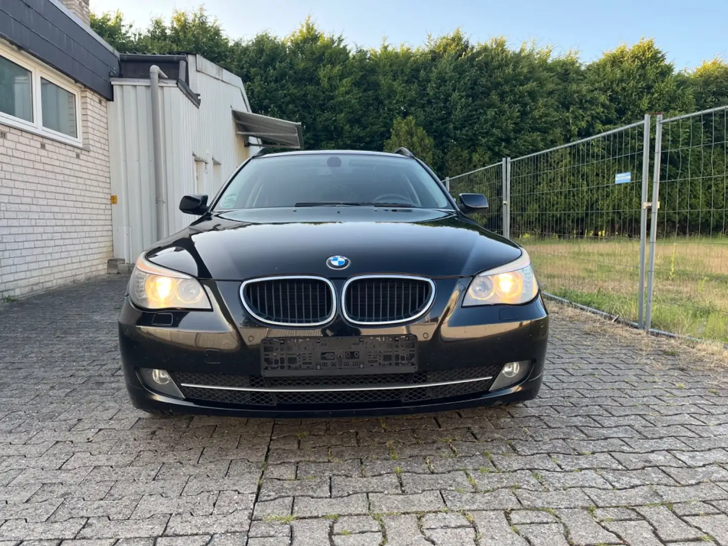 BMW 520 d/ Pano/Automatik/Navi/Leder Schwarz - 2