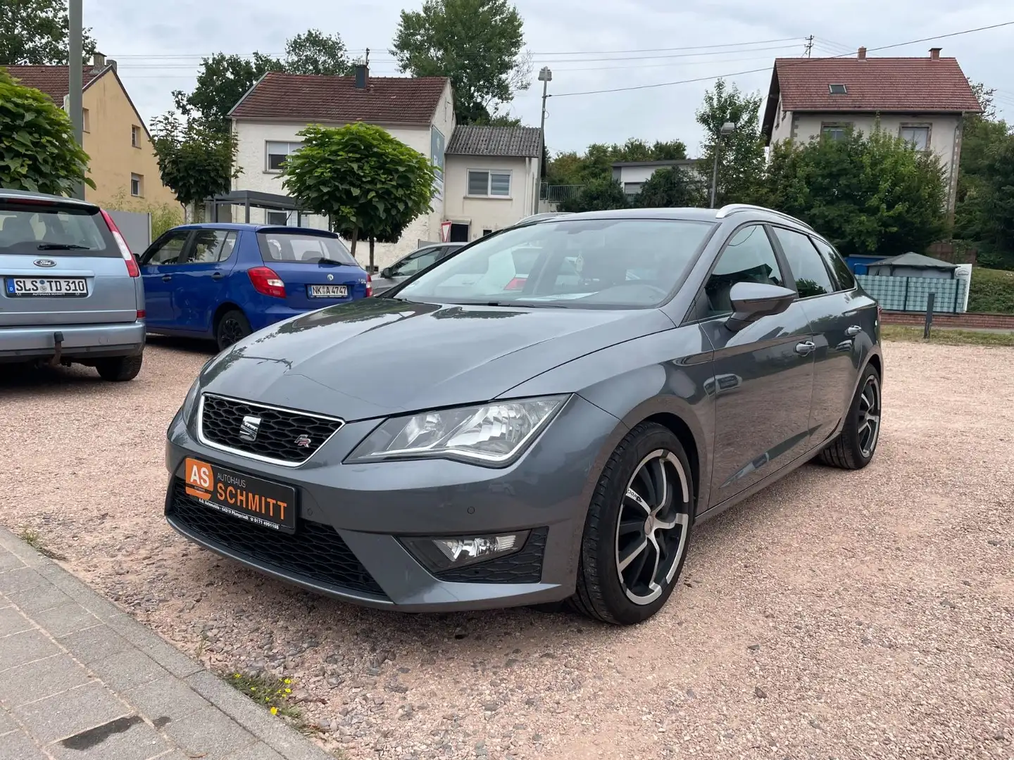 SEAT Leon ST FR+ 8FACH BEREIFT AUF ALU+TÜV 09/2026 Šedá - 1