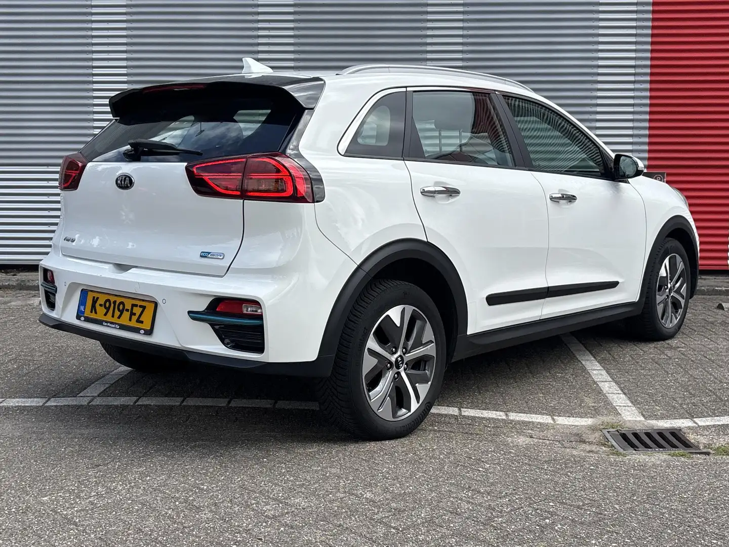 Kia e-Niro DynamicLine 64 kWh | € 12.950,- NETTO! | Leder | C Wit - 2