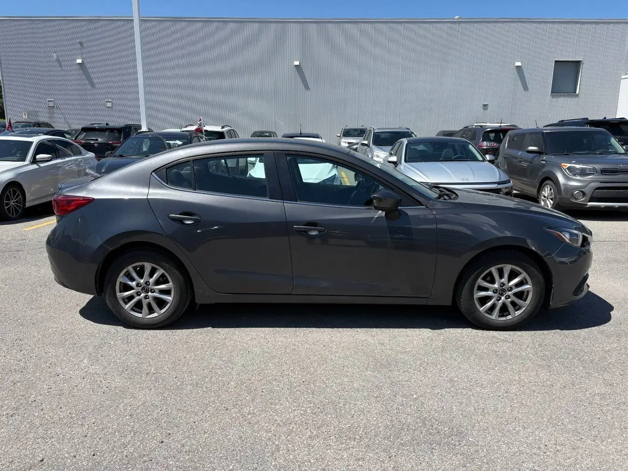 Mazda 3 снимка Mazda 3