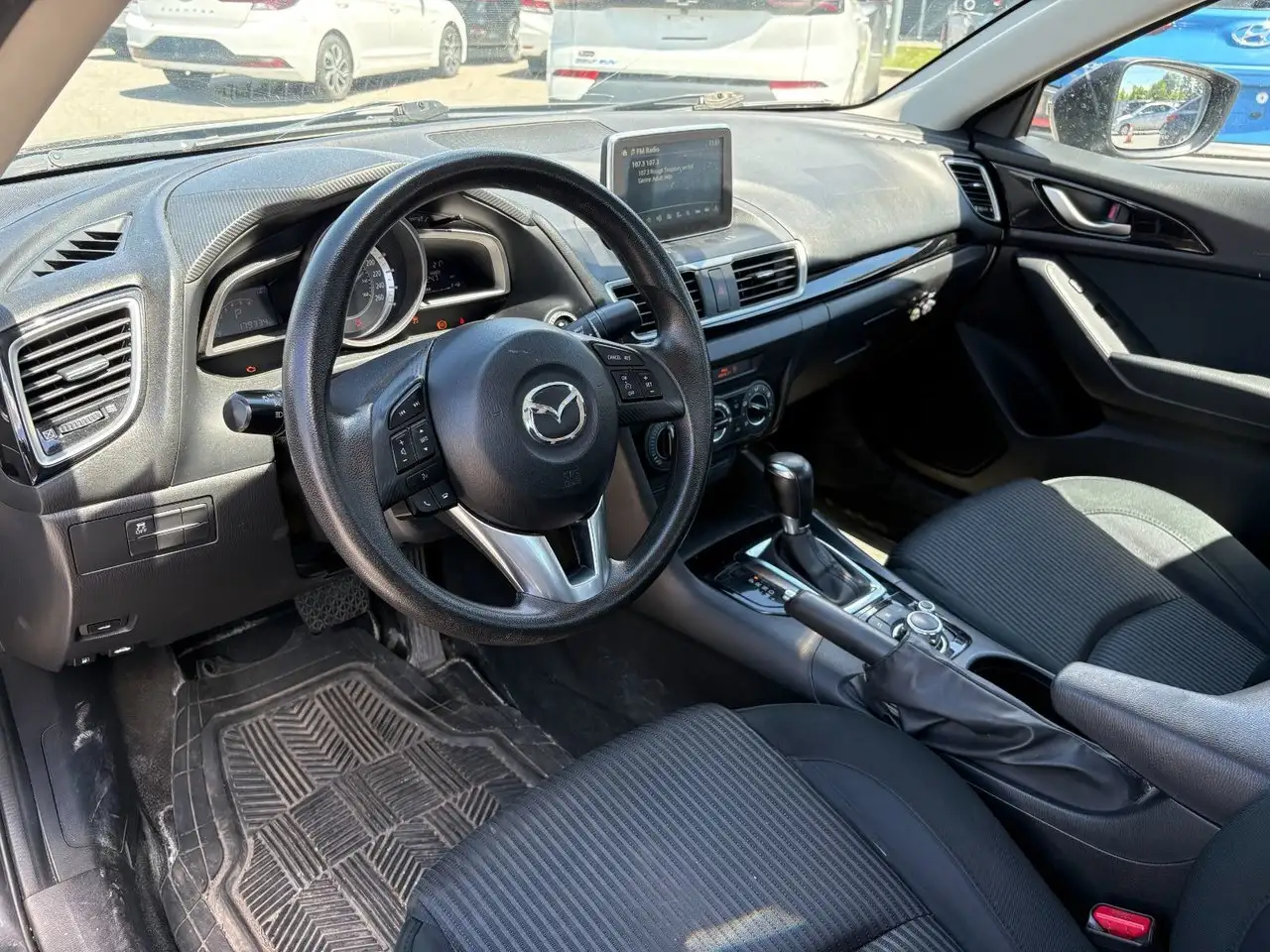 Mazda 3 снимка Mazda 3