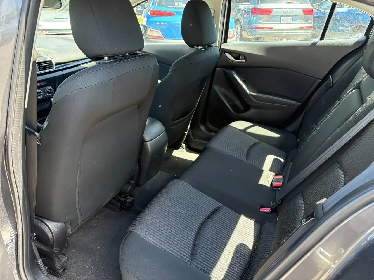 Mazda 3 снимка Mazda 3
