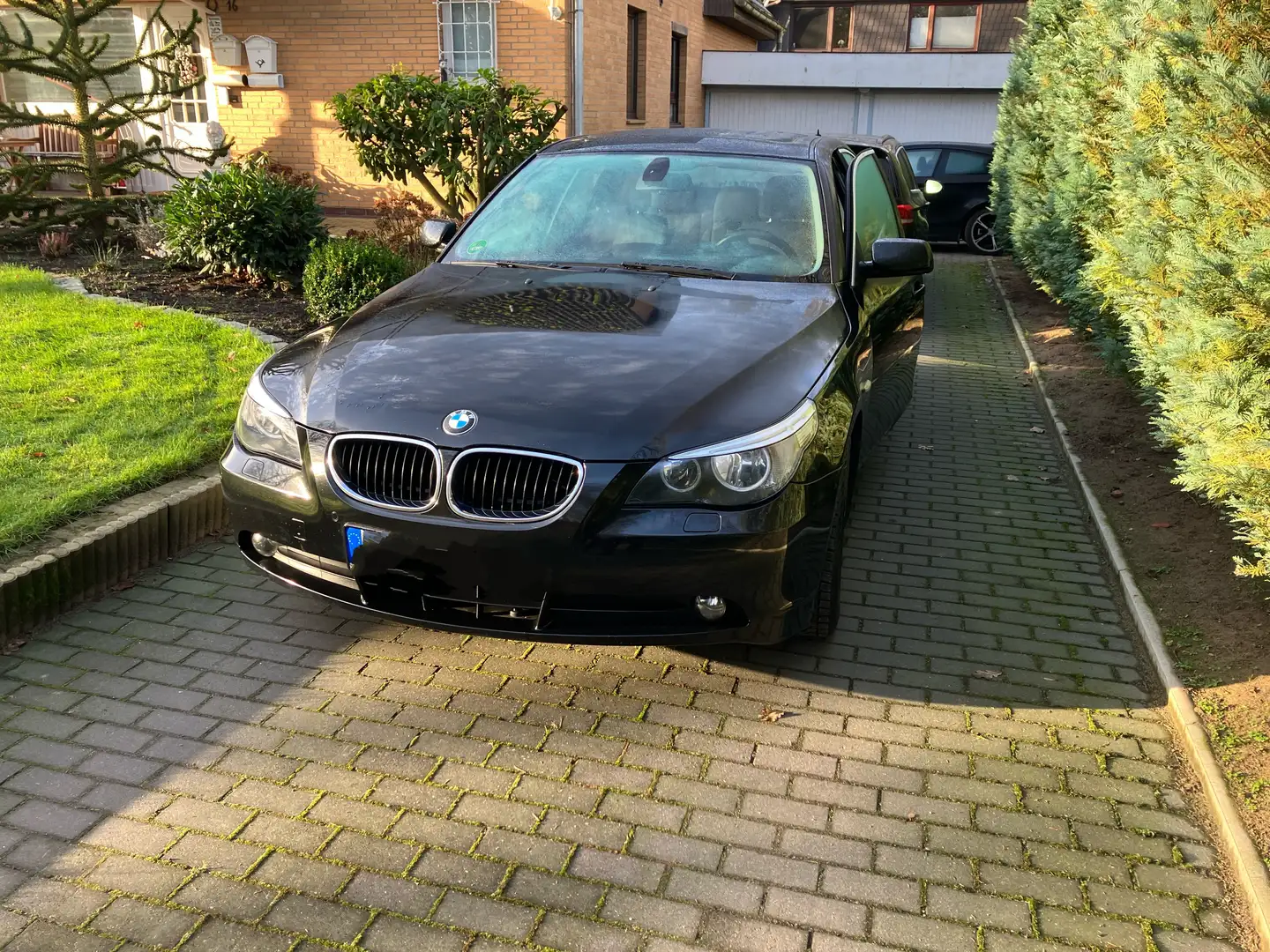 BMW 520 520i ,LPG Schwarz - 1