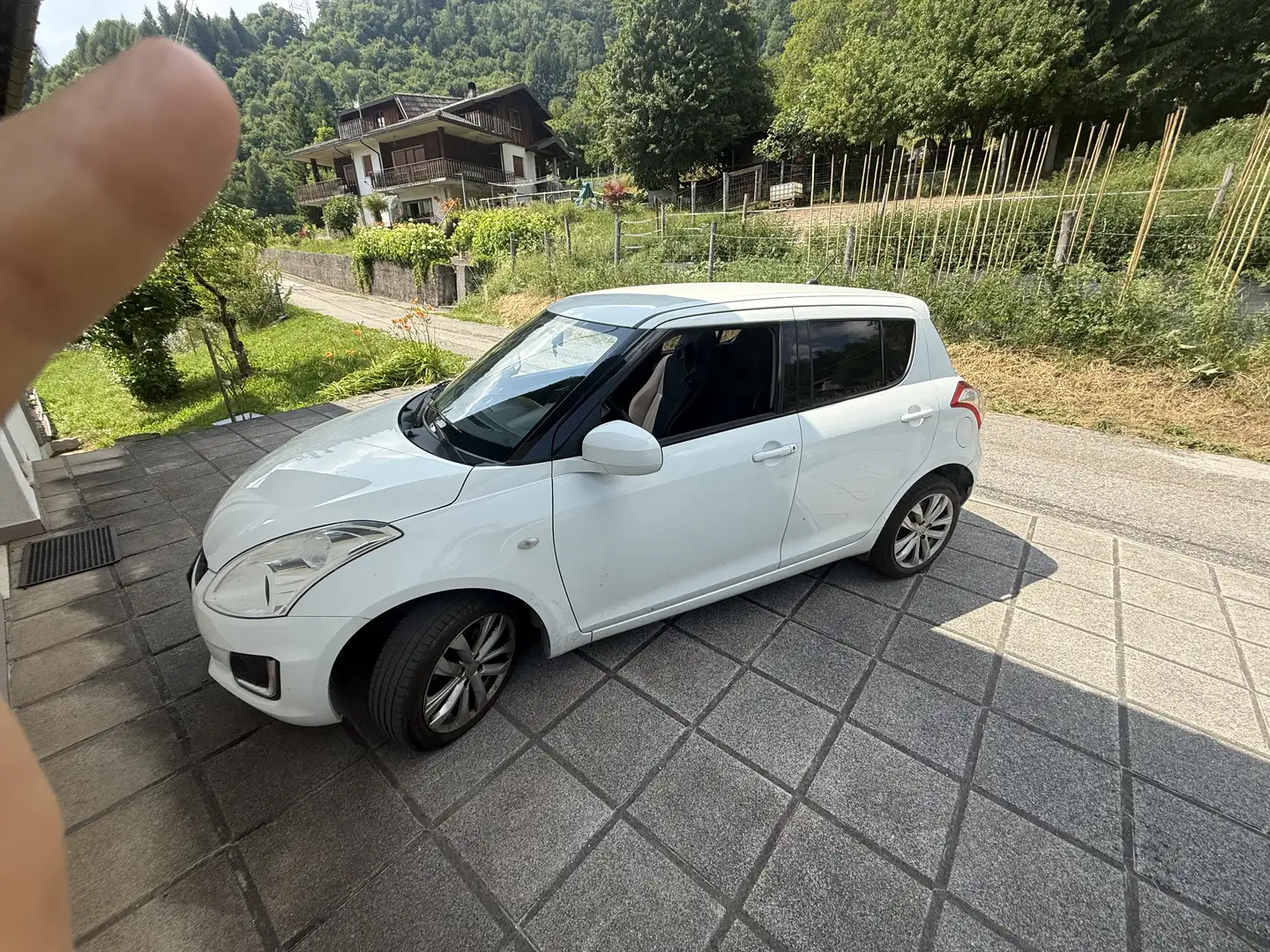 Suzuki Swift 5p 1.2 vvt Style-S - 1