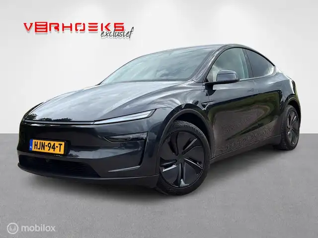Tesla Model Y Premium Long Range Dual Motor