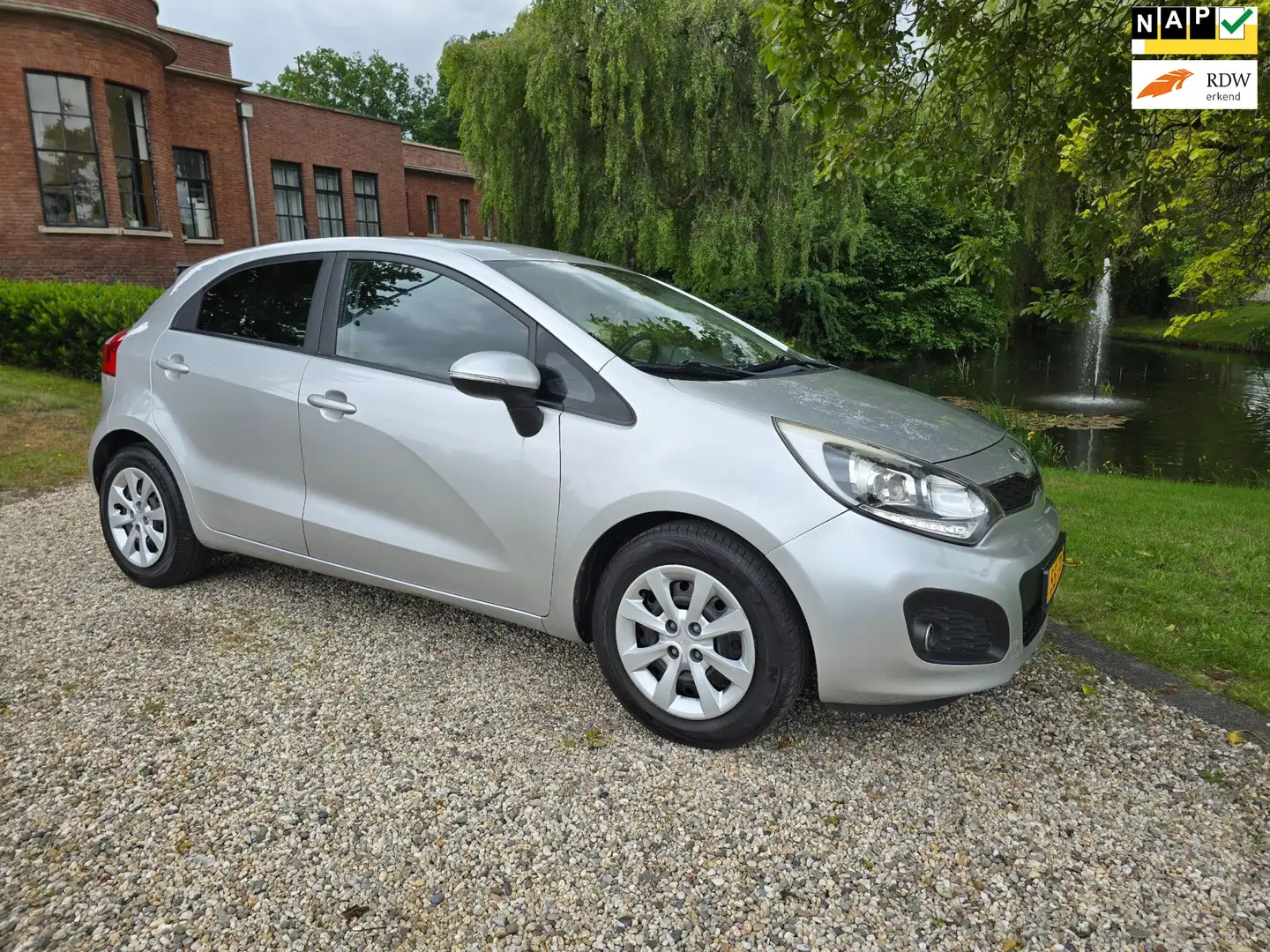 Kia Rio 1.2 CVVT Plus Pack 5-deurs AIRCO Gris - 1