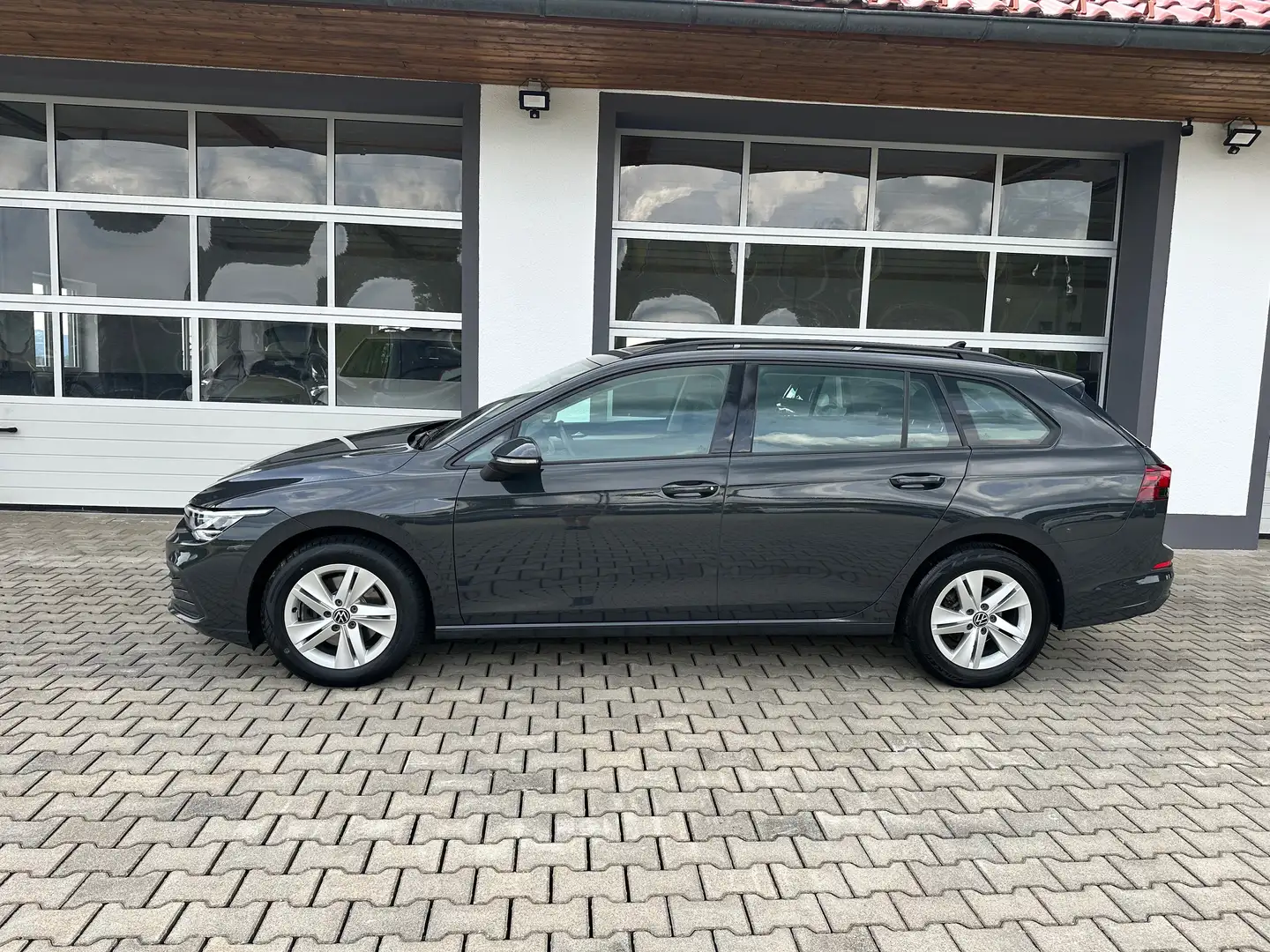 Volkswagen Golf Variant Life 2,0 TDI *DIGITAL*ACC*NAVI*SITZHZ*APP* Grau - 2