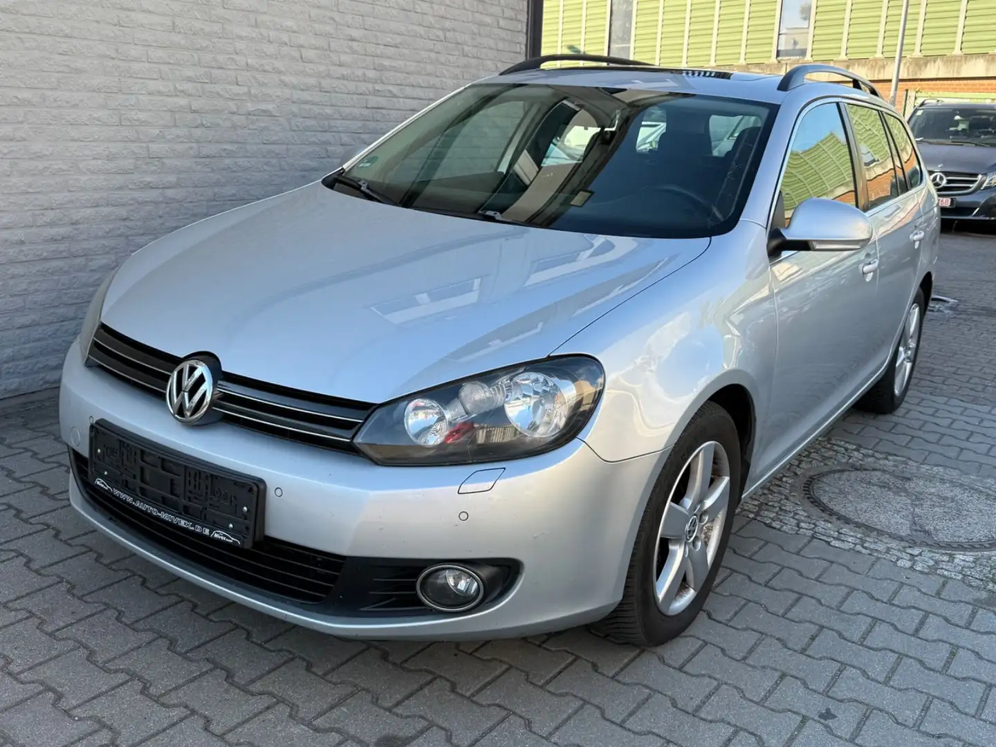 Volkswagen Golf VI Variant 2,0 TDI DSG Comfortline Silber - 1