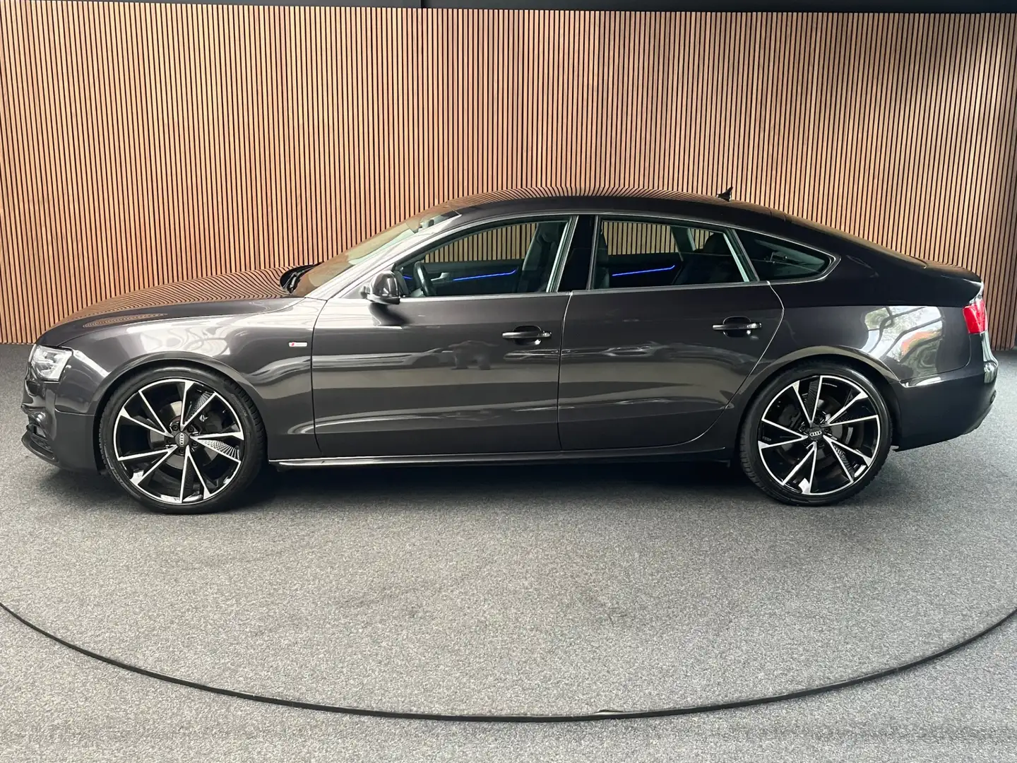 Audi A5 Sportback 1.8 TFSI Sline Navi Leer Xenon PDC Clima Gris - 2