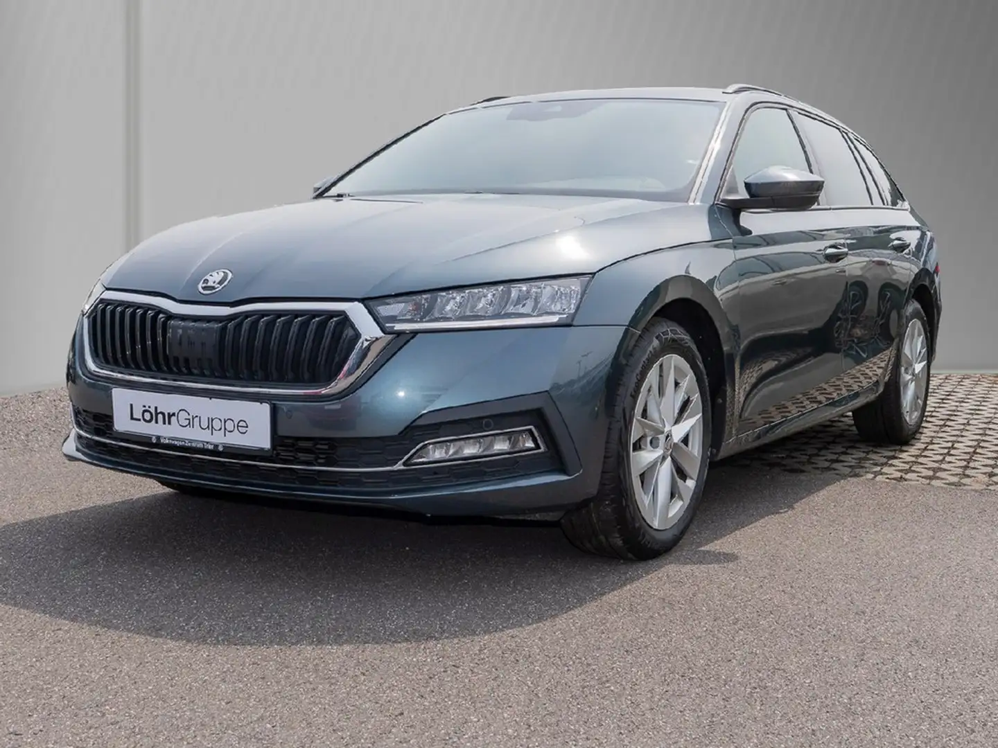 Skoda Octavia Combi 2.0 TDI DSG Style Columbus Gris - 2