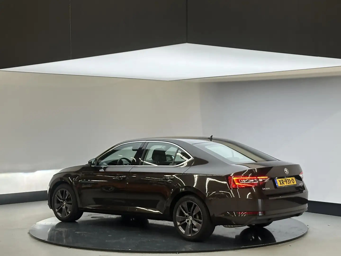 Skoda Superb 1.5 TSI Business Edition | Automaat | Memorystoele Barna - 2
