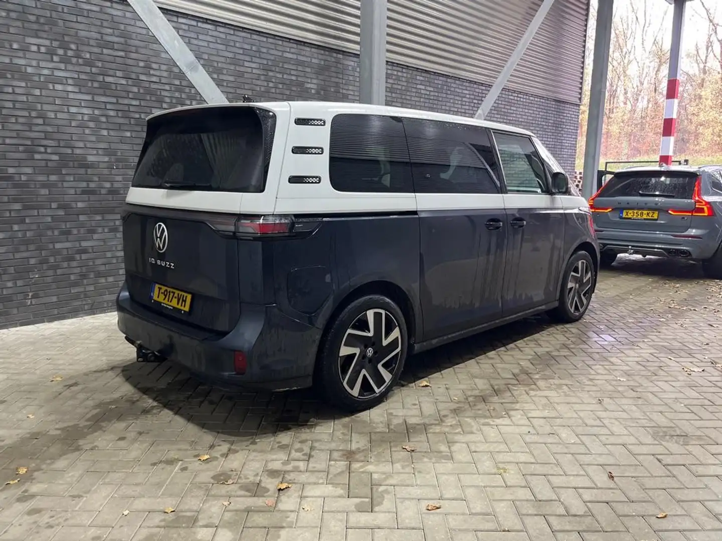 Volkswagen ID. Buzz Pro 77kWh | Incl. BTW | Trekhaak | Two-Tone | ACC Blauw - 2
