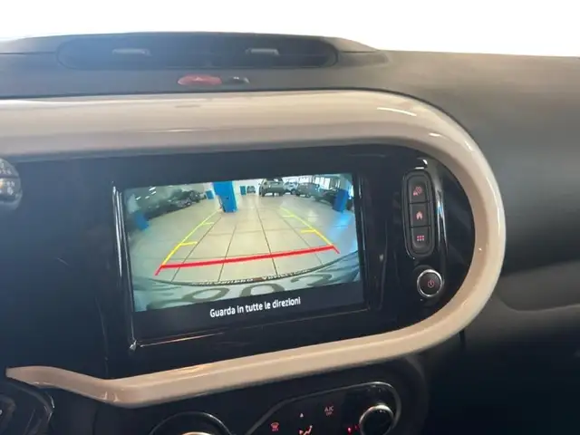 Renault Twingo view 10