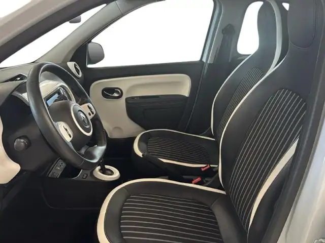 Renault Twingo view 13