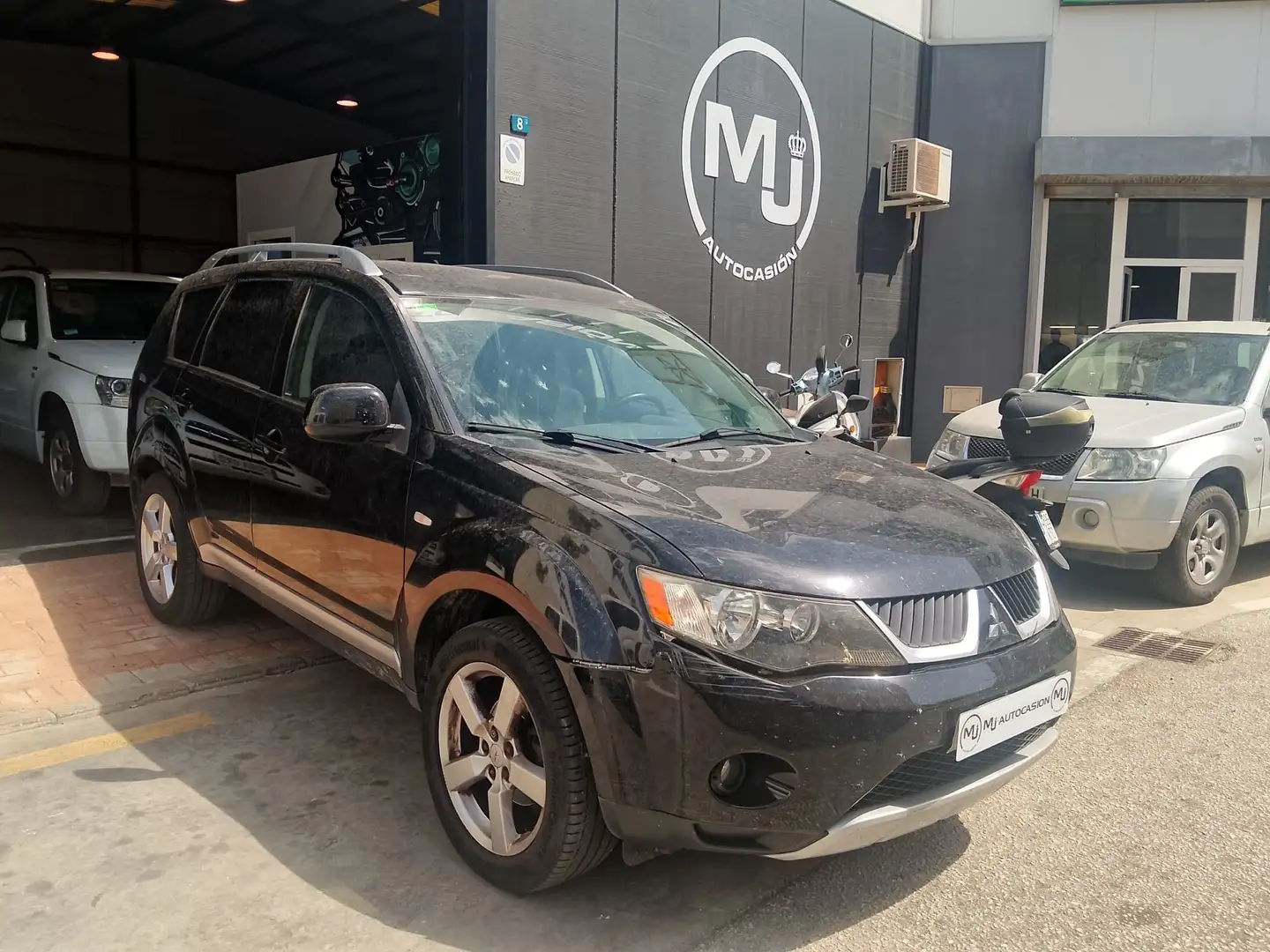 Mitsubishi Outlander 2.0DI-D Intense Plus Negro - 1