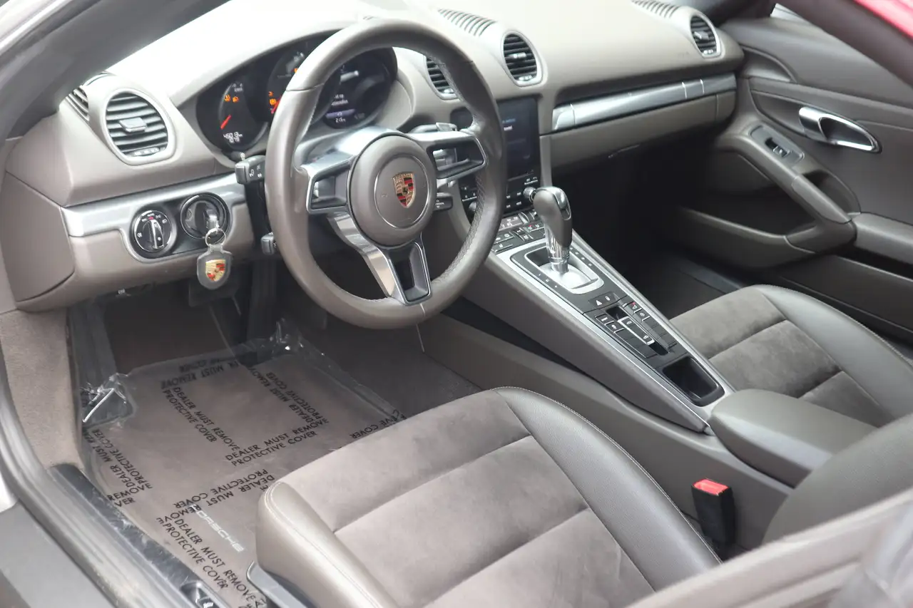 Porsche Boxster Boxster 718 Boxster — photo 23 sur 30