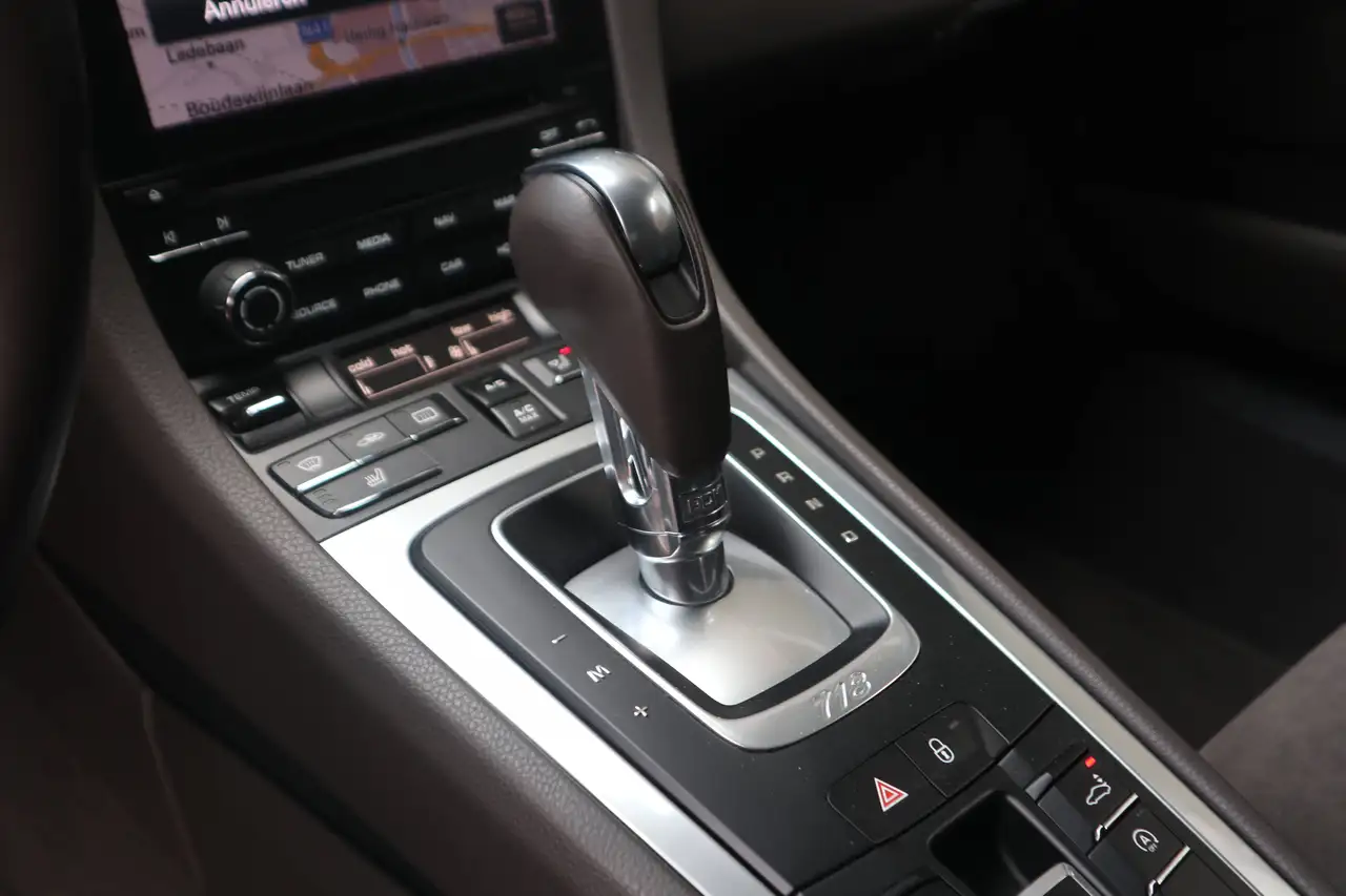 Porsche Boxster Boxster 718 Boxster — photo 20 sur 30