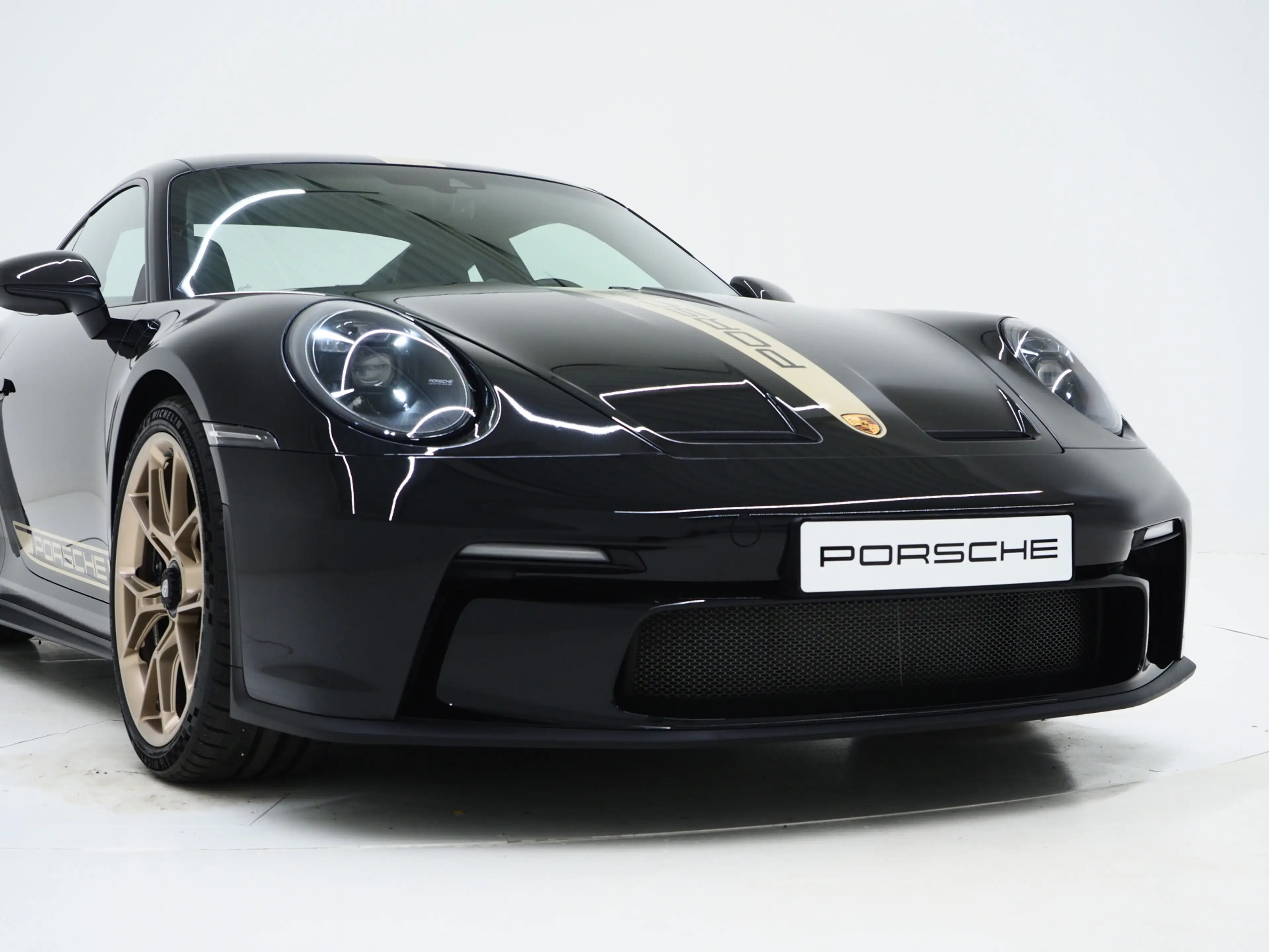 Porsche 992 4.0 GT3 Touring | Akrapovic | PPF | Sports Chrono — photo 13
