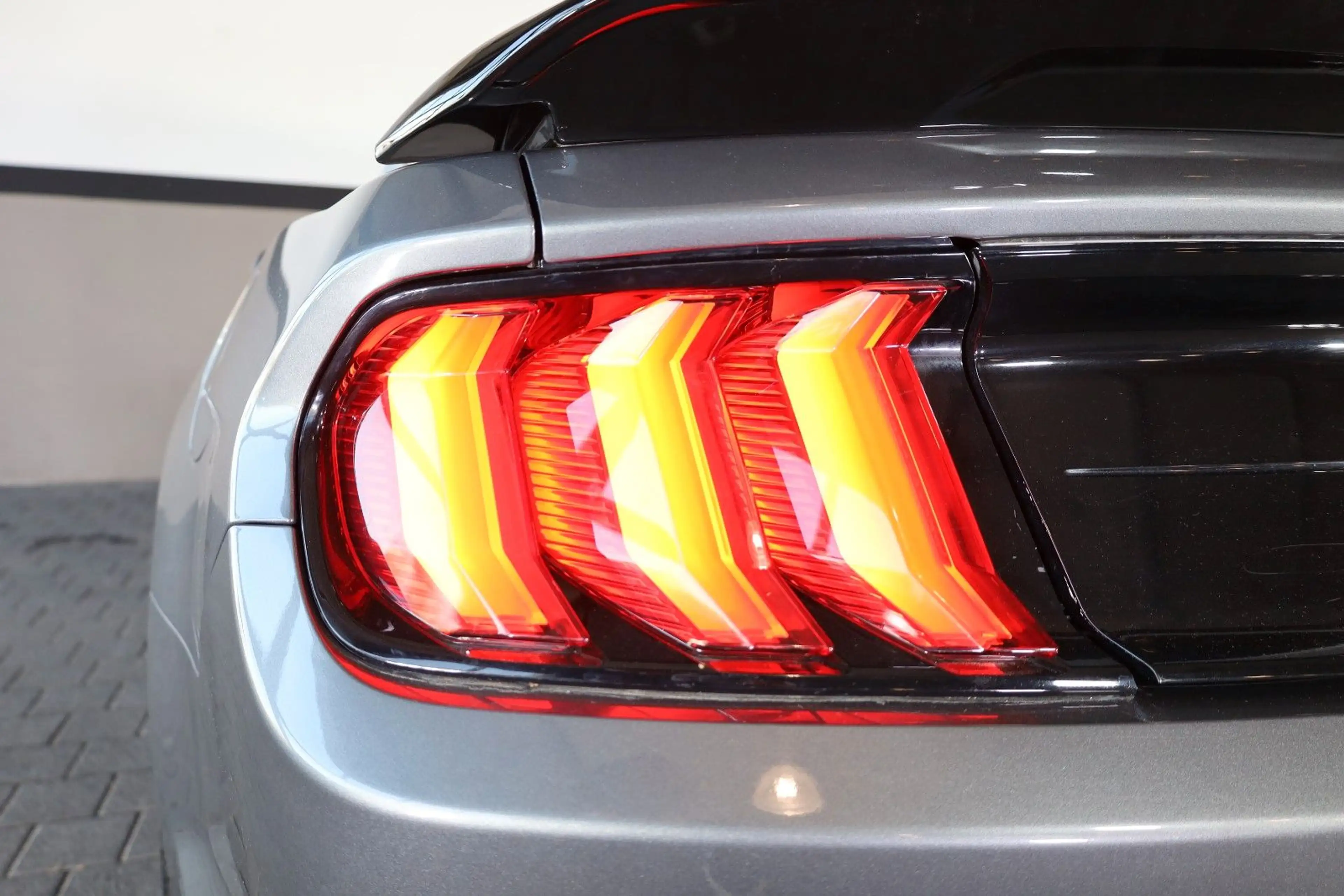 Ford Mustang 5.0 V8 GT/KAMERA/TOTW/SPUR/LED/BTH/R20 — photo 7