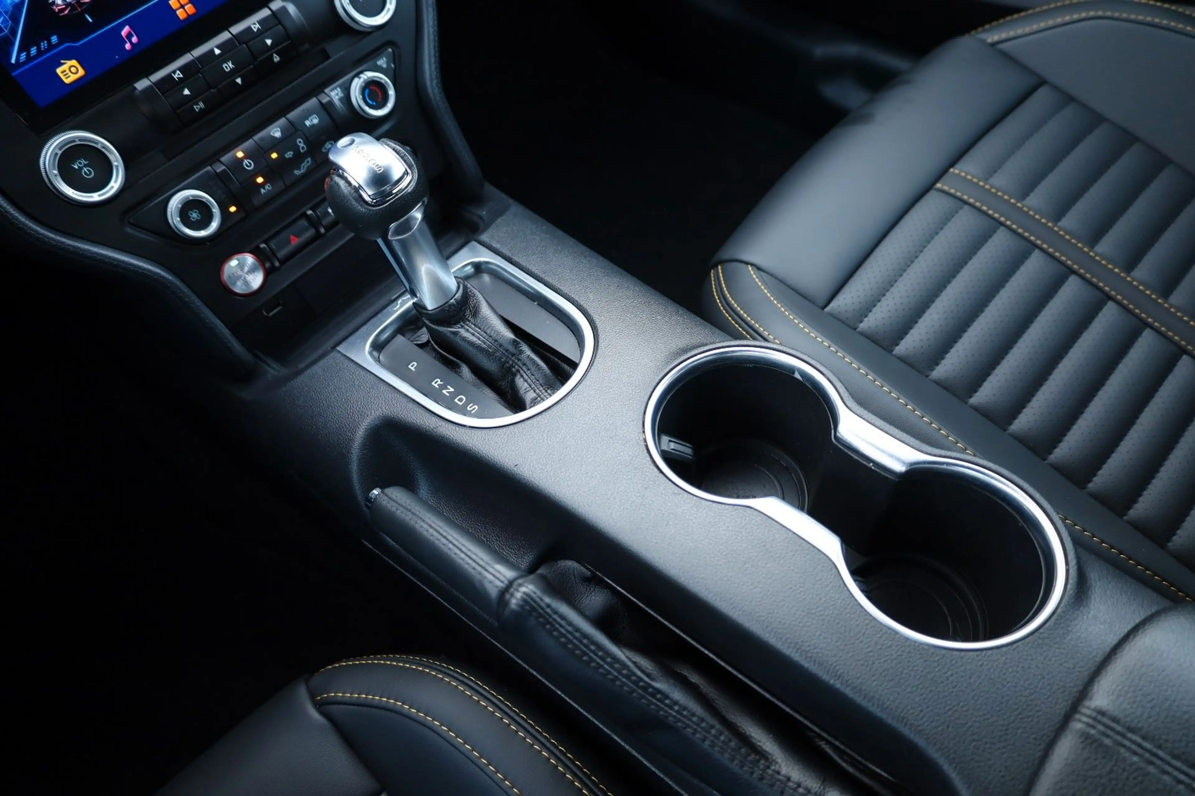 Ford Mustang 5.0 V8 GT/KAMERA/TOTW/SPUR/LED/BTH/R20 — photo 15