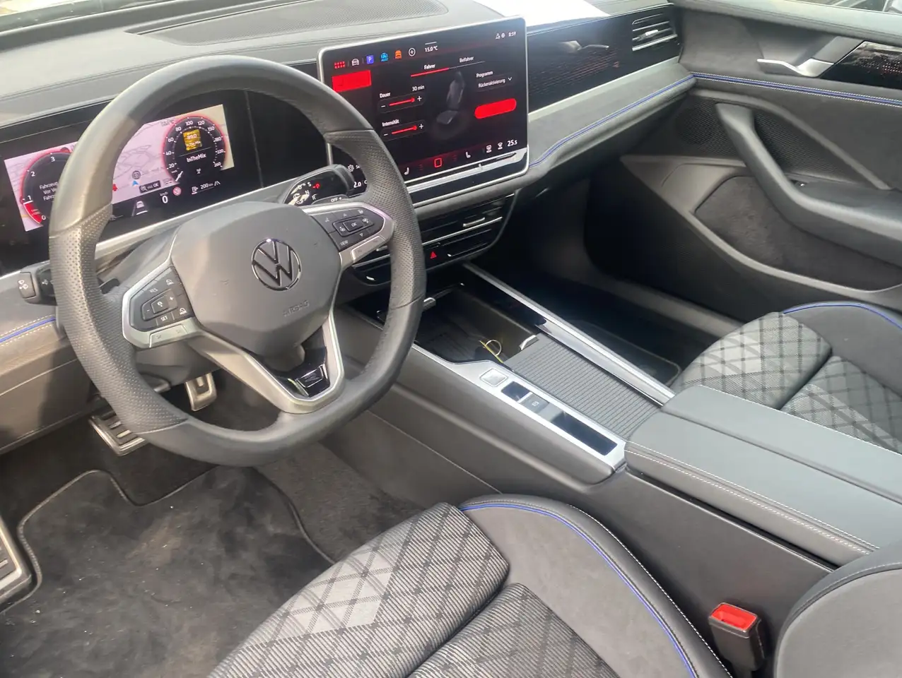 Volkswagen Passat Variant 2.0 TDI DSG R Line*KeyGo*IQ Light 8