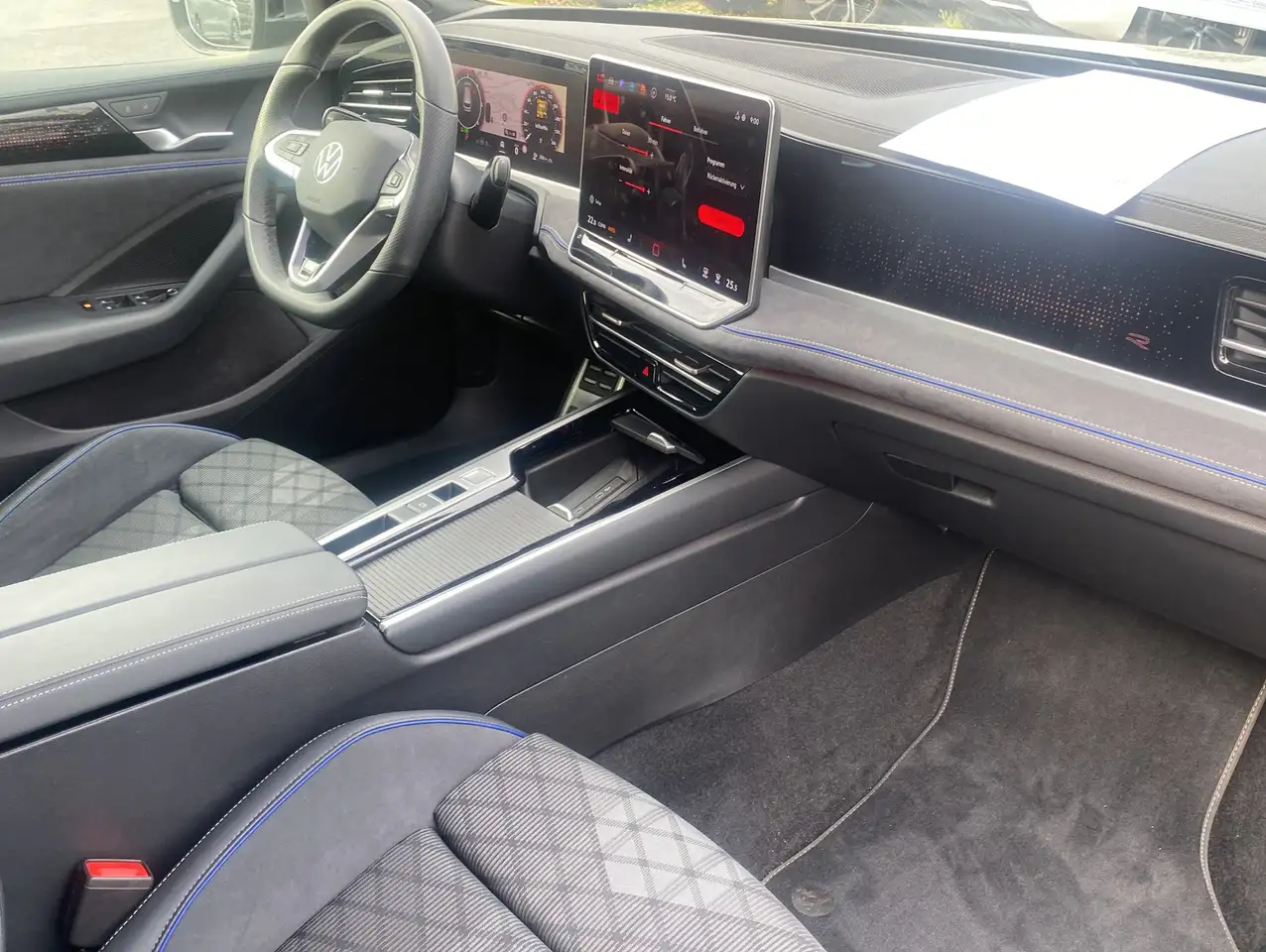 Volkswagen Passat Variant 2.0 TDI DSG R Line*KeyGo*IQ Light 10