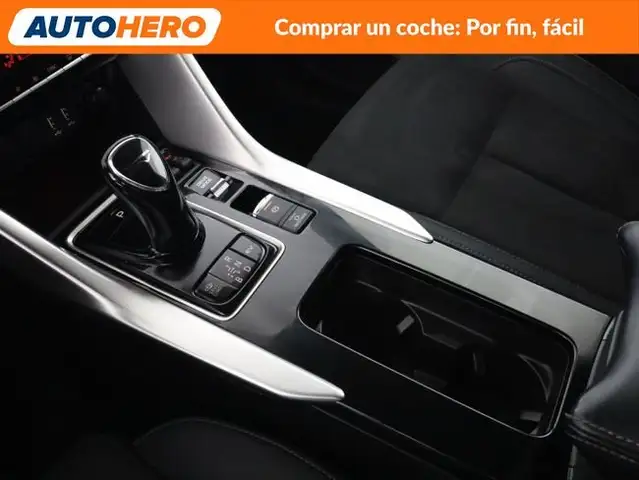 Mitsubishi Eclipse Cross view 27